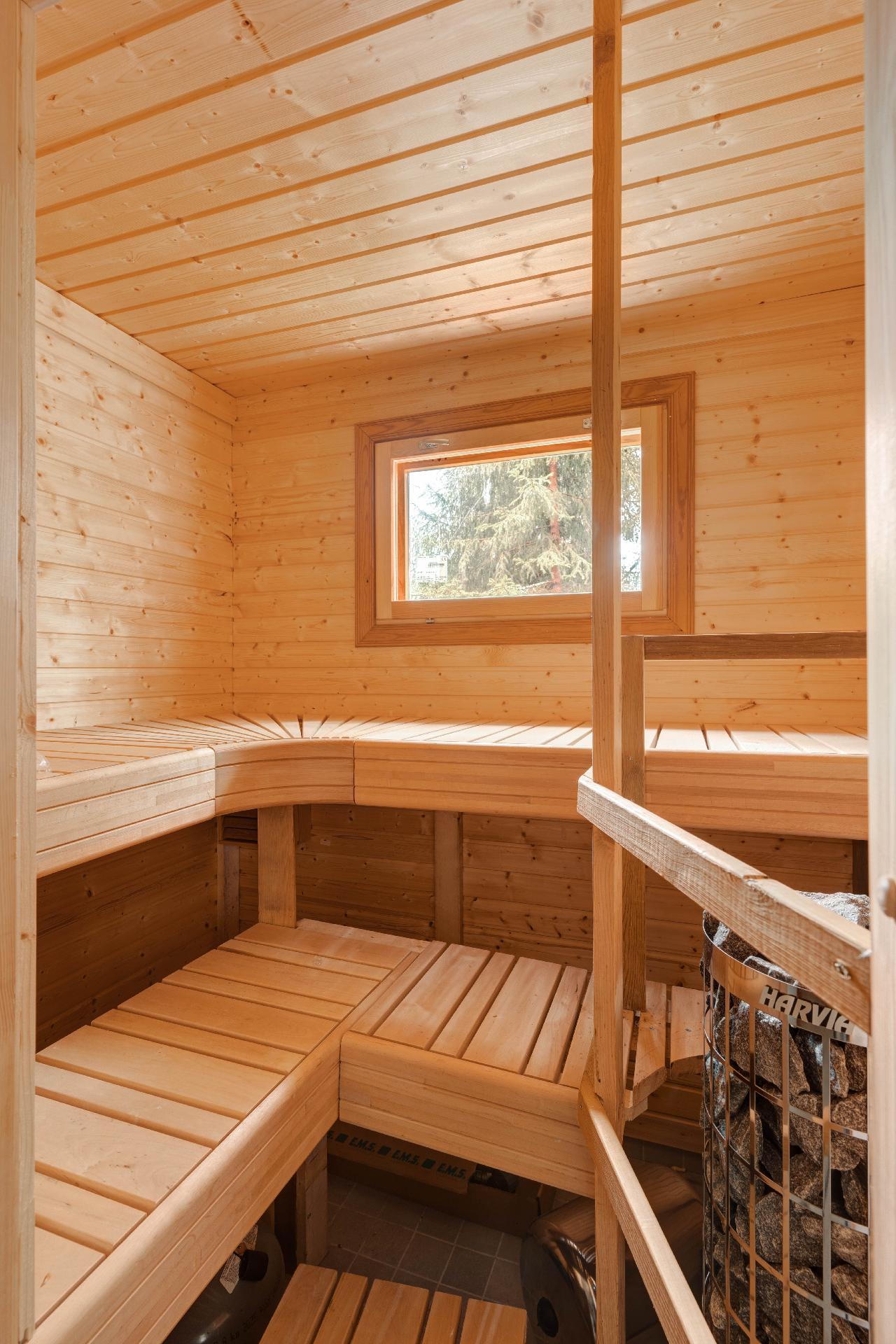 Ikkunallinen sähkösauna