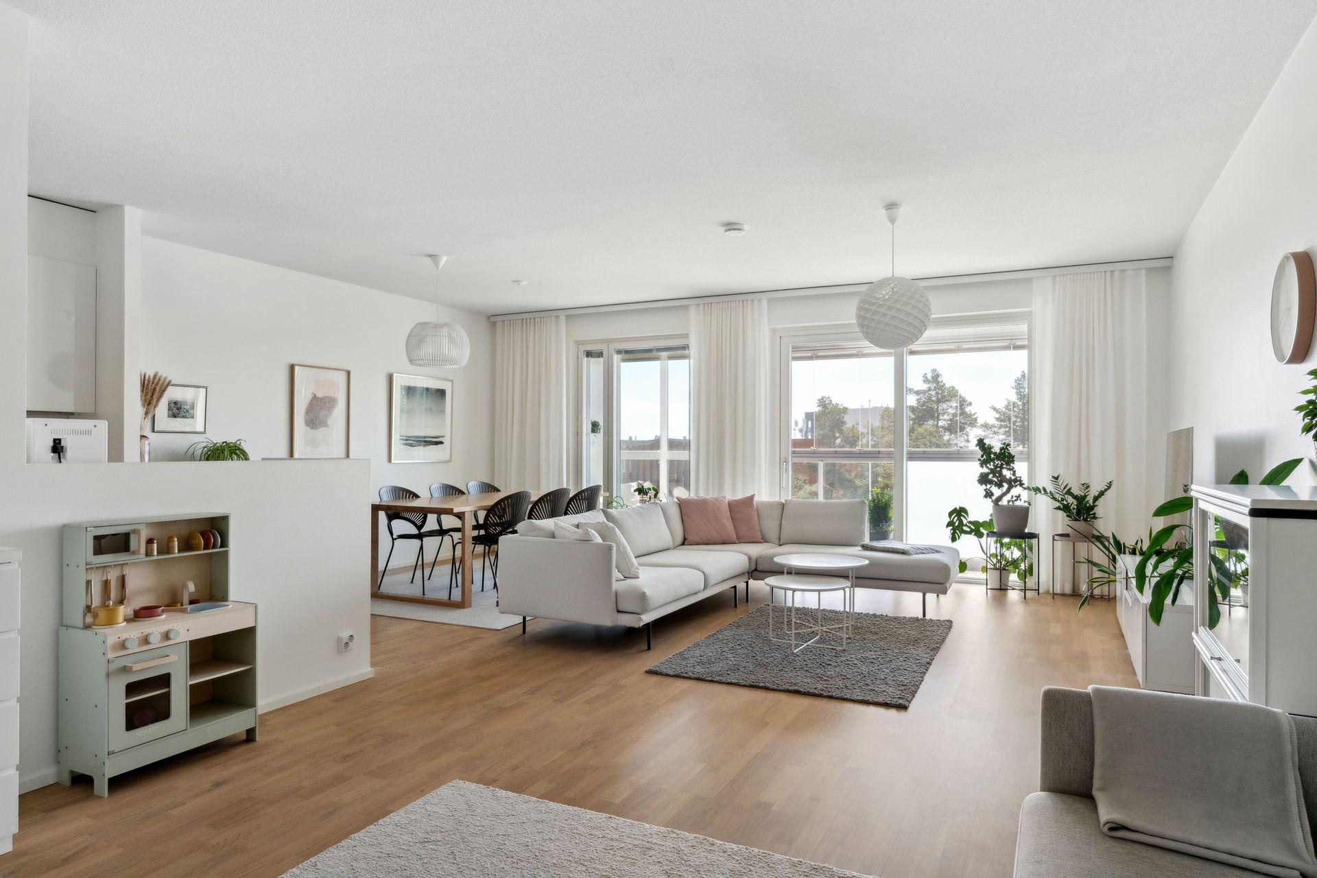 Ruutikellarintie 8, Mäkkylä, Espoo