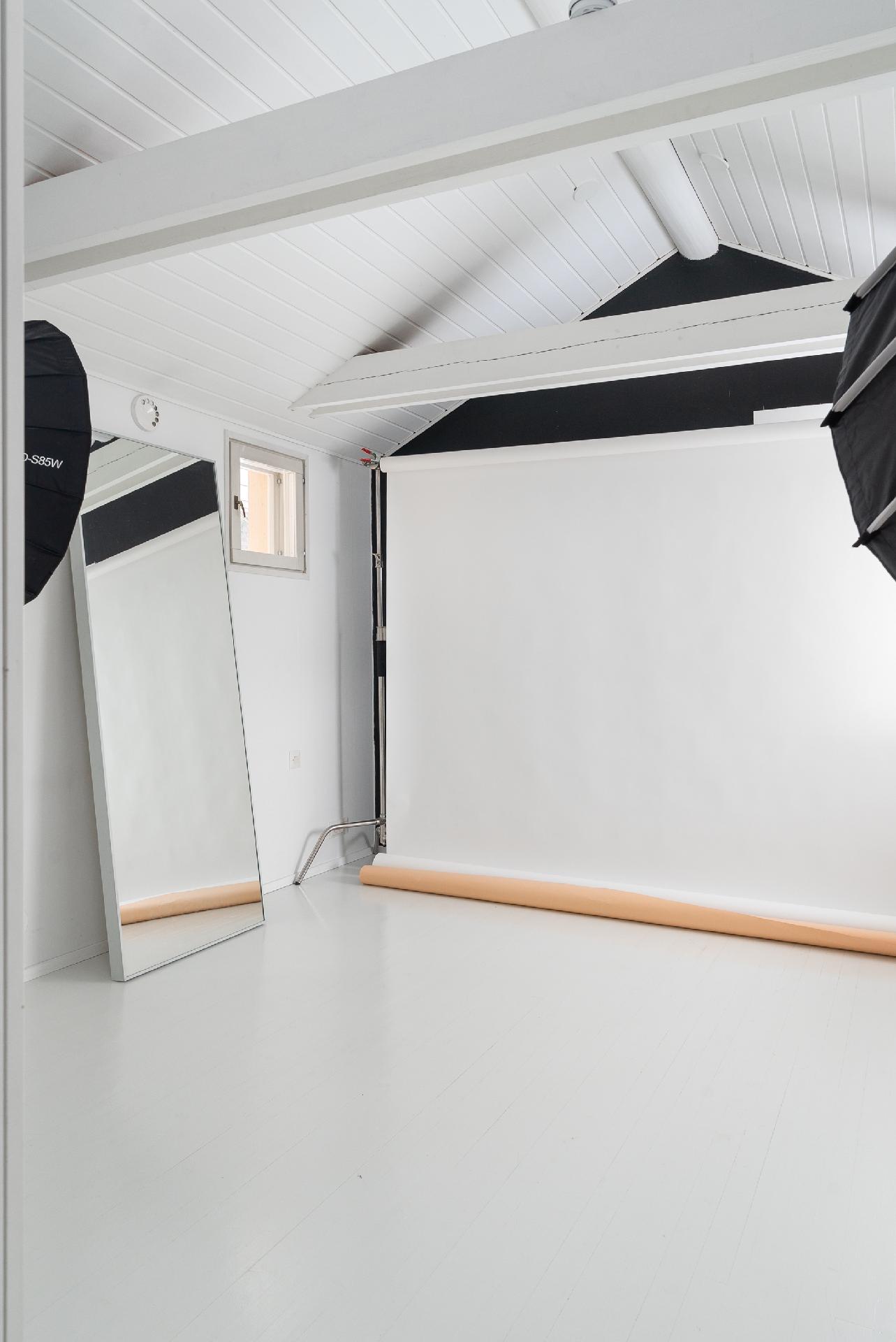 Yläkerran makuuhuone 2