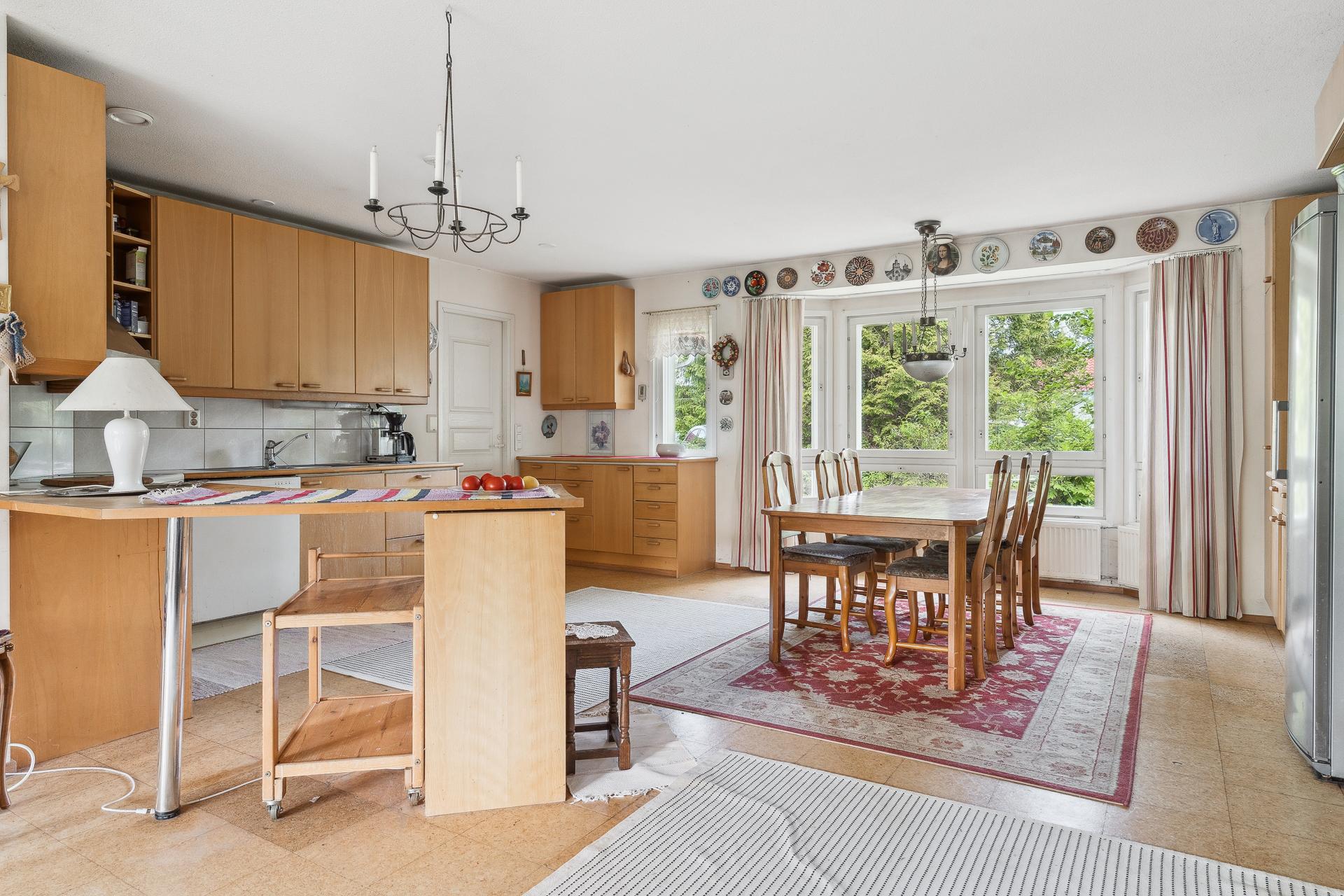 Keittiö+ruokailutila