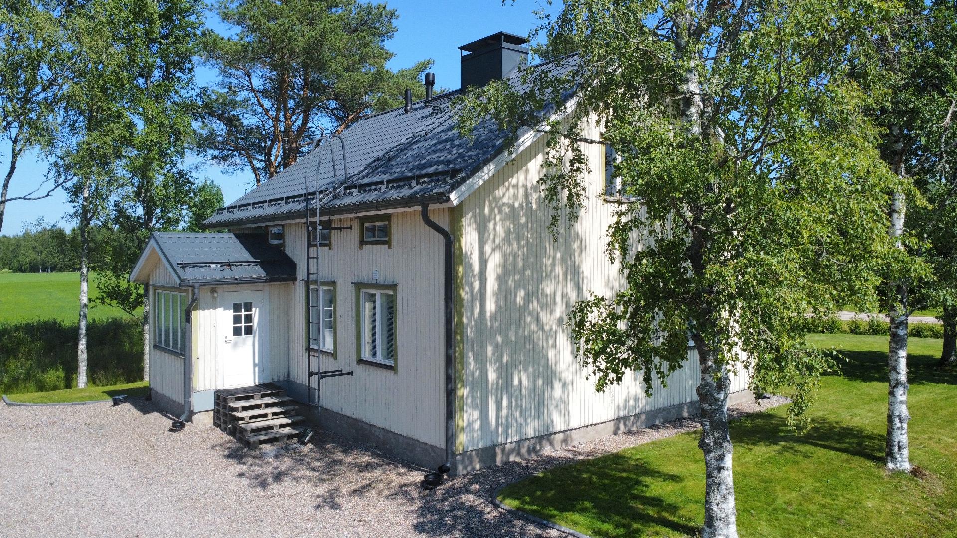 Tehtaantie 56, Mieto, Kurikka