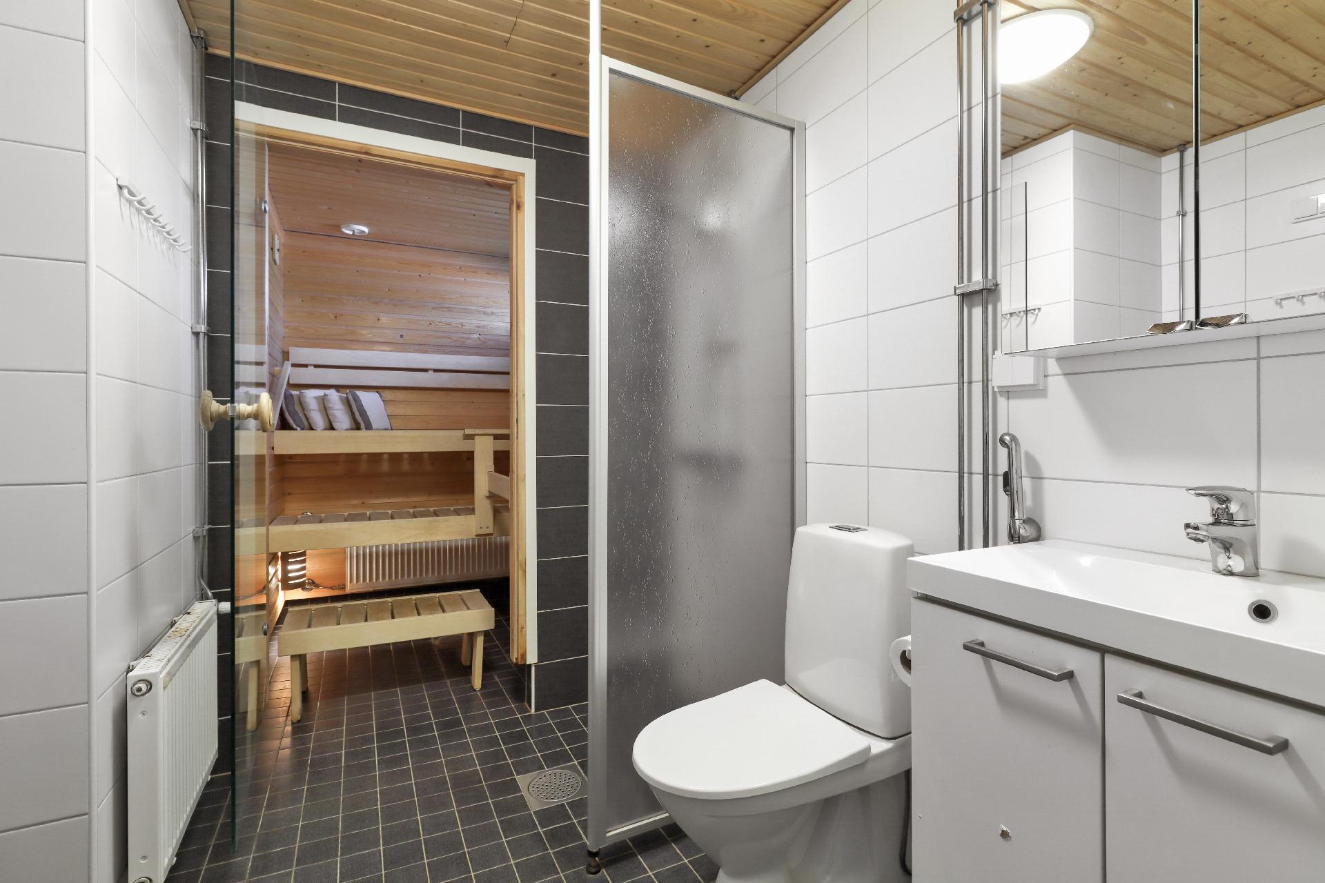 Kanervavinkkeli 2, Tapanila, Helsinki