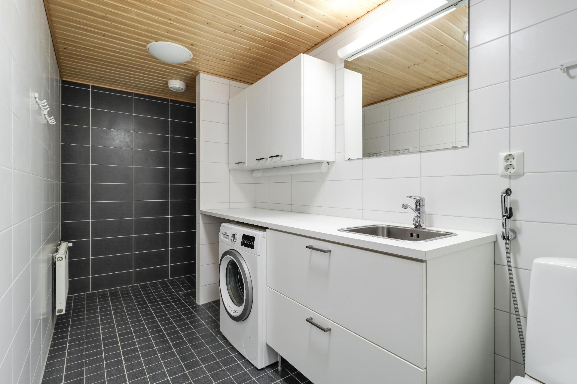 Kanervavinkkeli 2, Tapanila, Helsinki