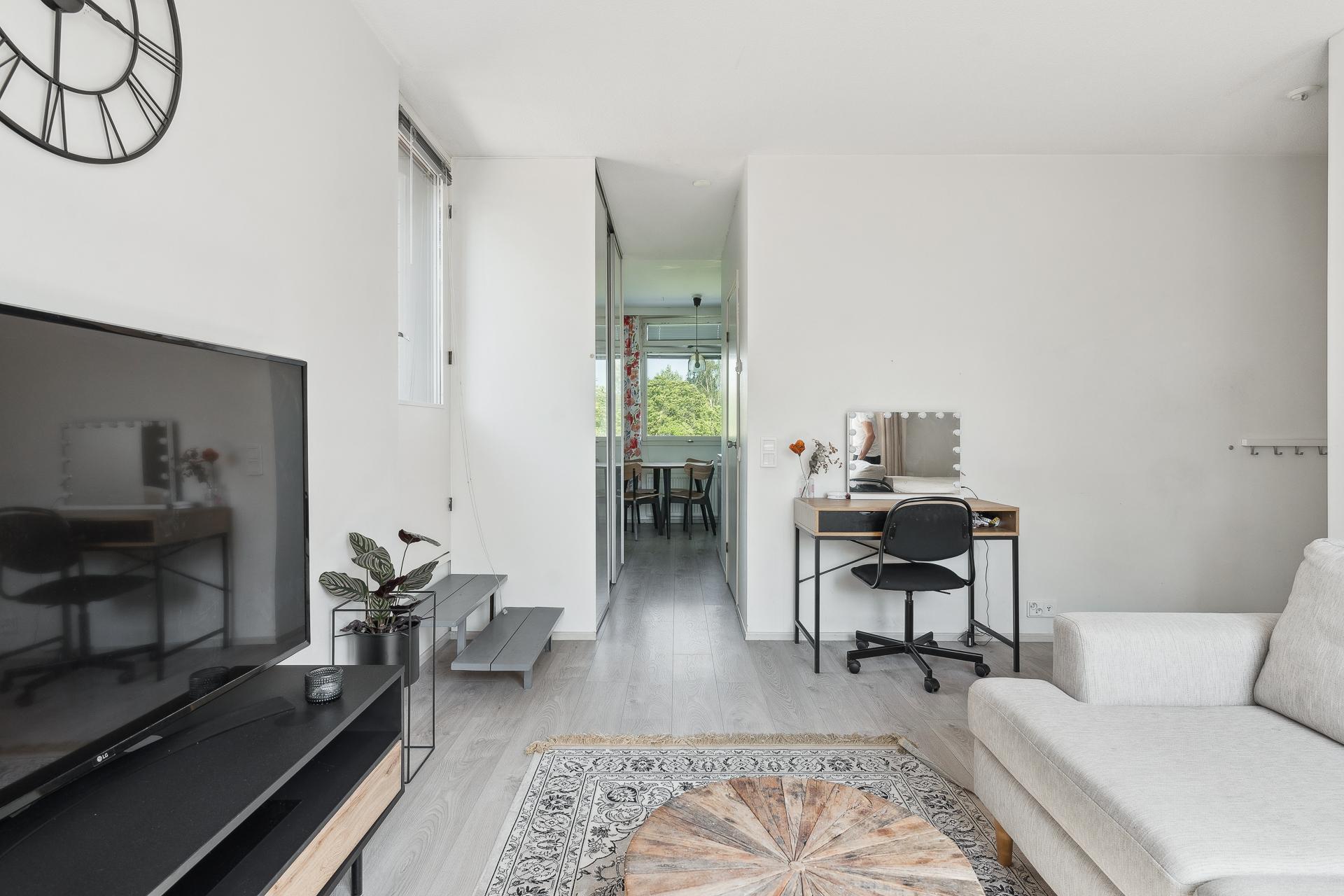 Olohuoneesta keittiöön