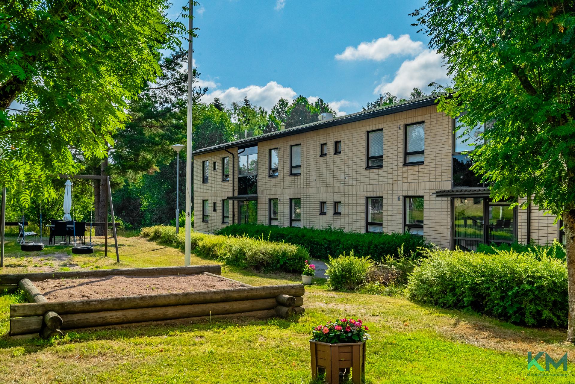 Julkisivu