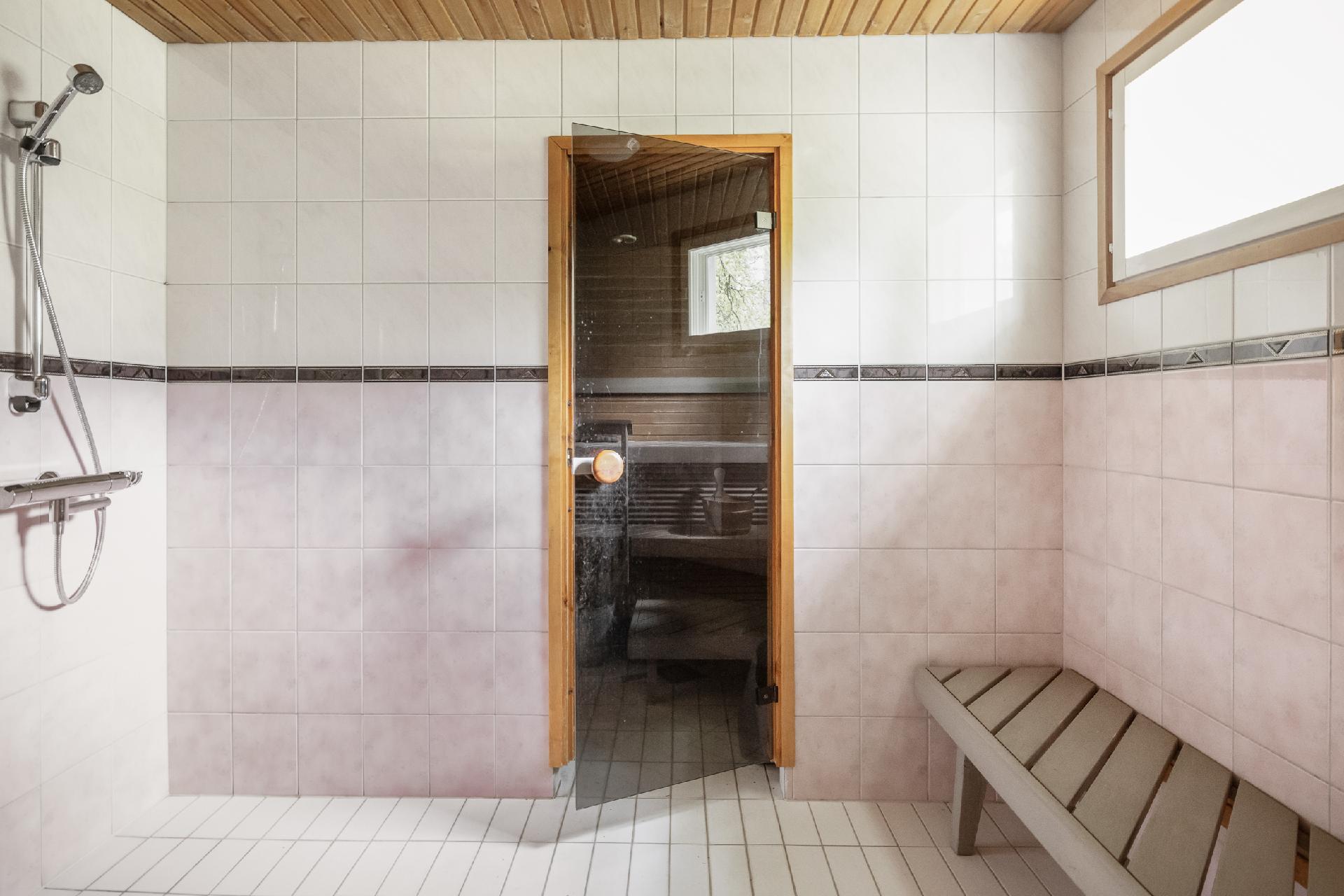 Ojasentie 28, Mäntsälä