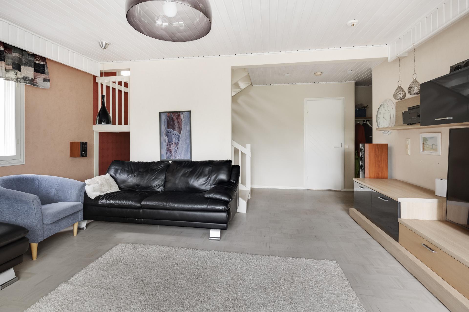 Ojasentie 28, Mäntsälä