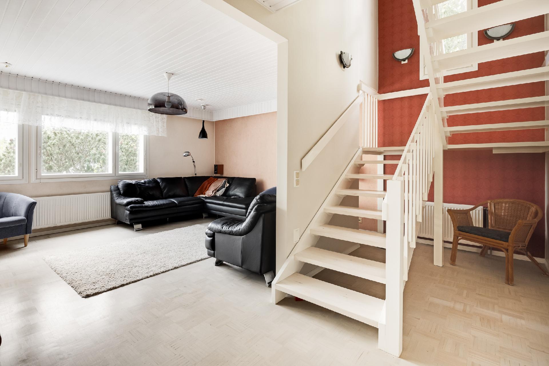 Ojasentie 28, Mäntsälä