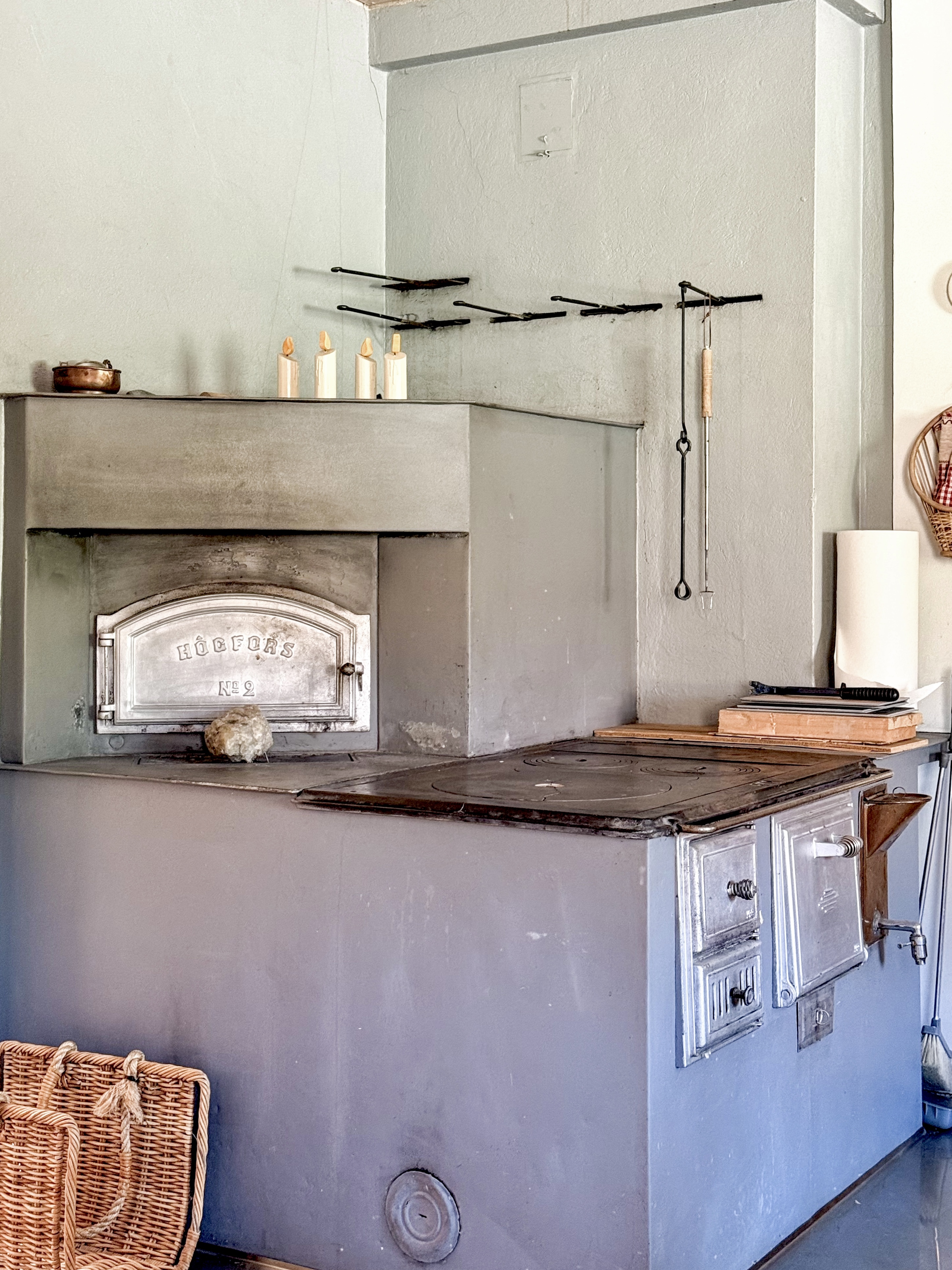 keittiön leivinuuni-hella