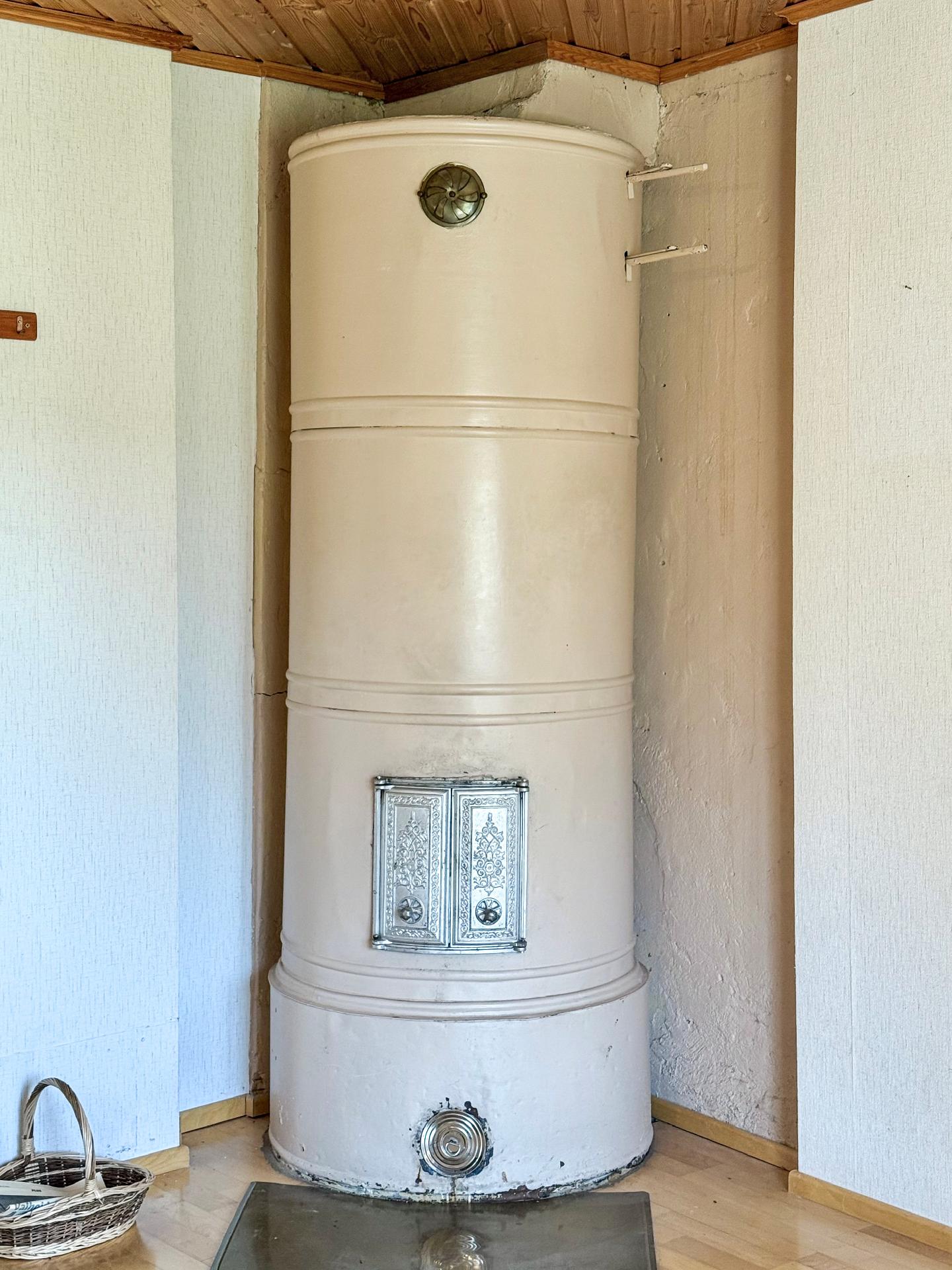 pystyuuni lämmityksen apuna