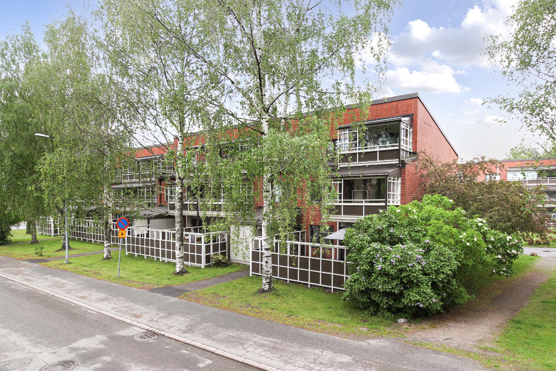 Hietapellontie 20, Tapanila, Helsinki