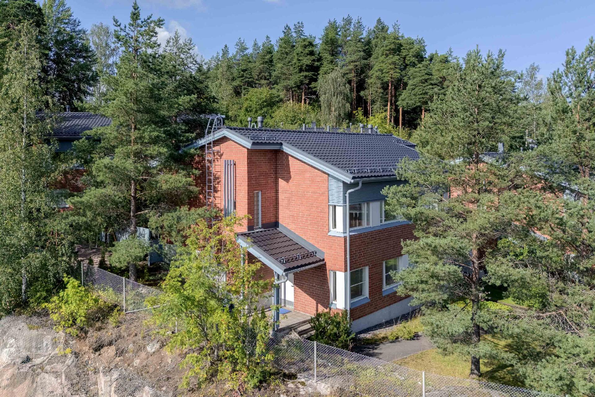 Kalkkivuorentie 2, Heikinlaakso, Helsinki
