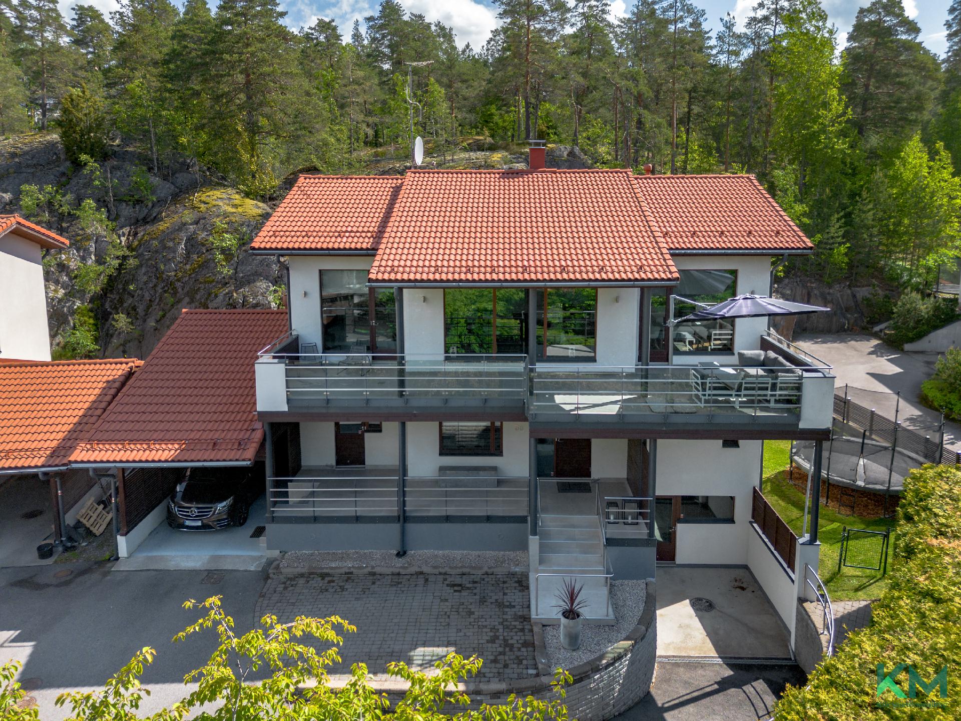 Suokrouvintie 8, Kauniainen