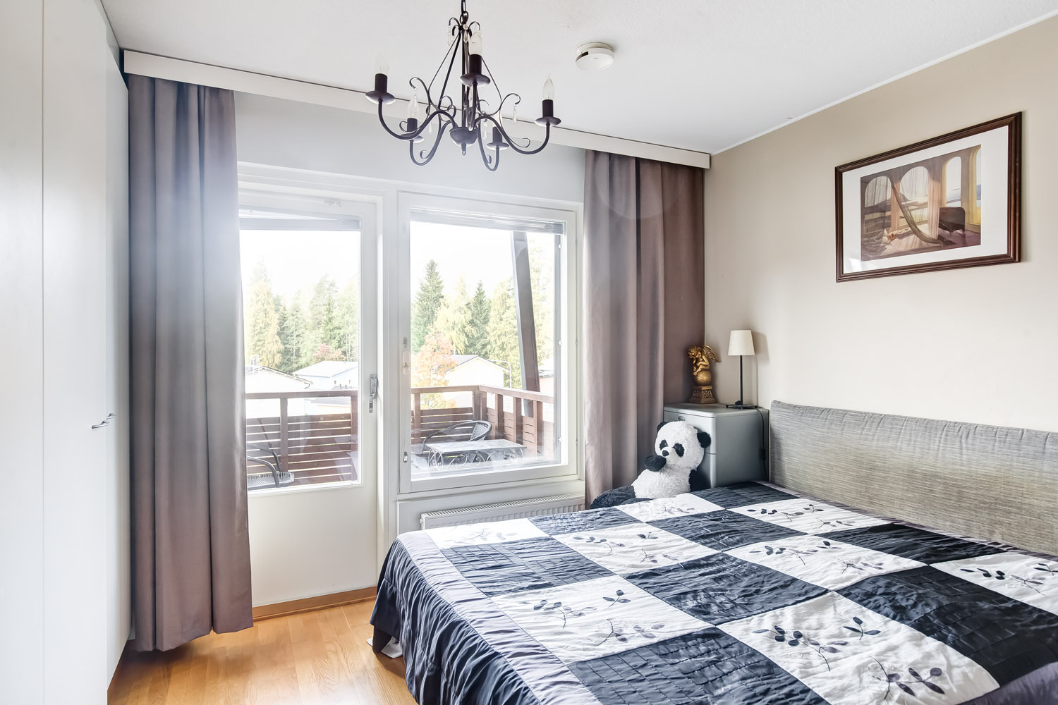 Mh 3 + käynti parvekkeelle