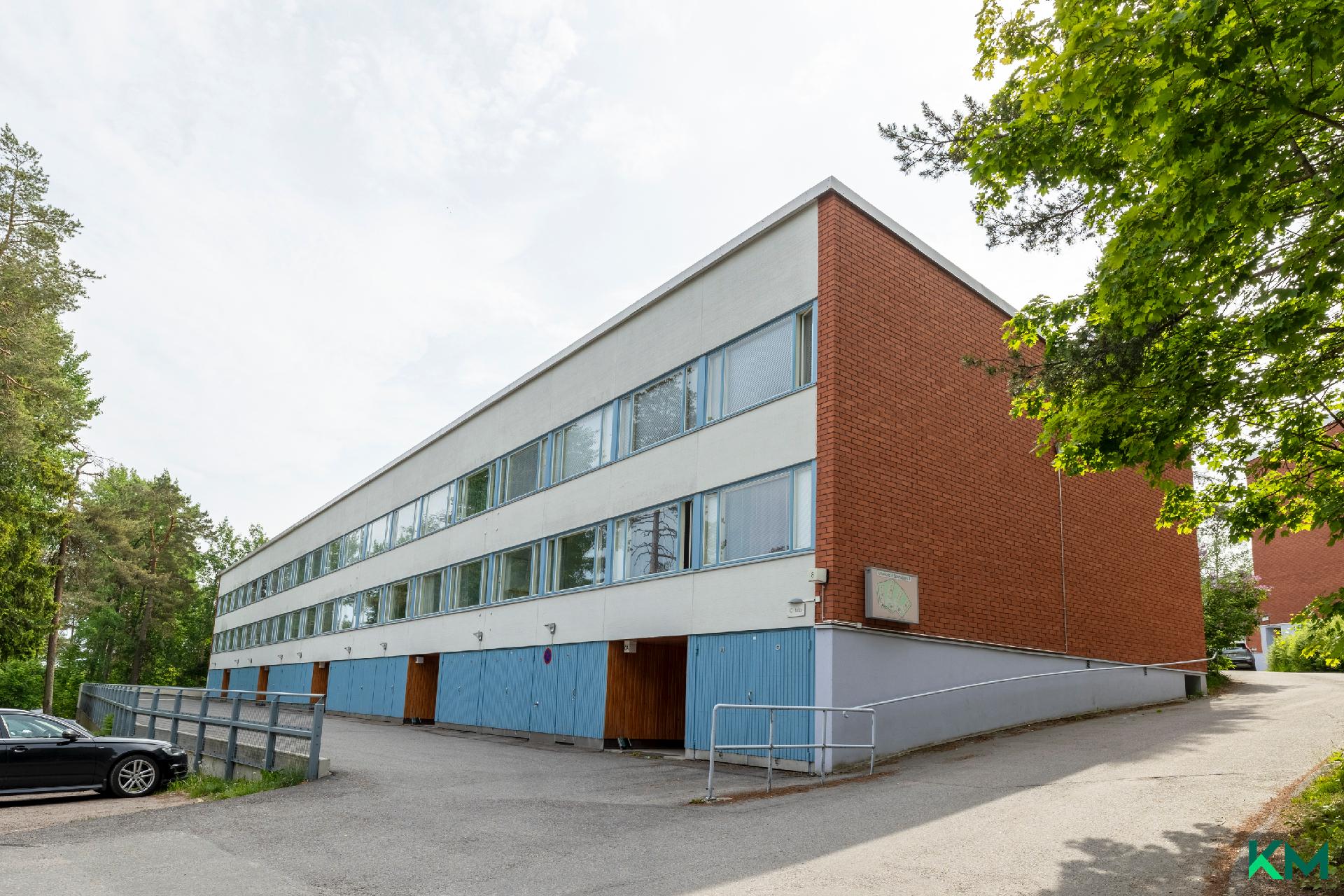 Urheilutie 8, Kauniainen