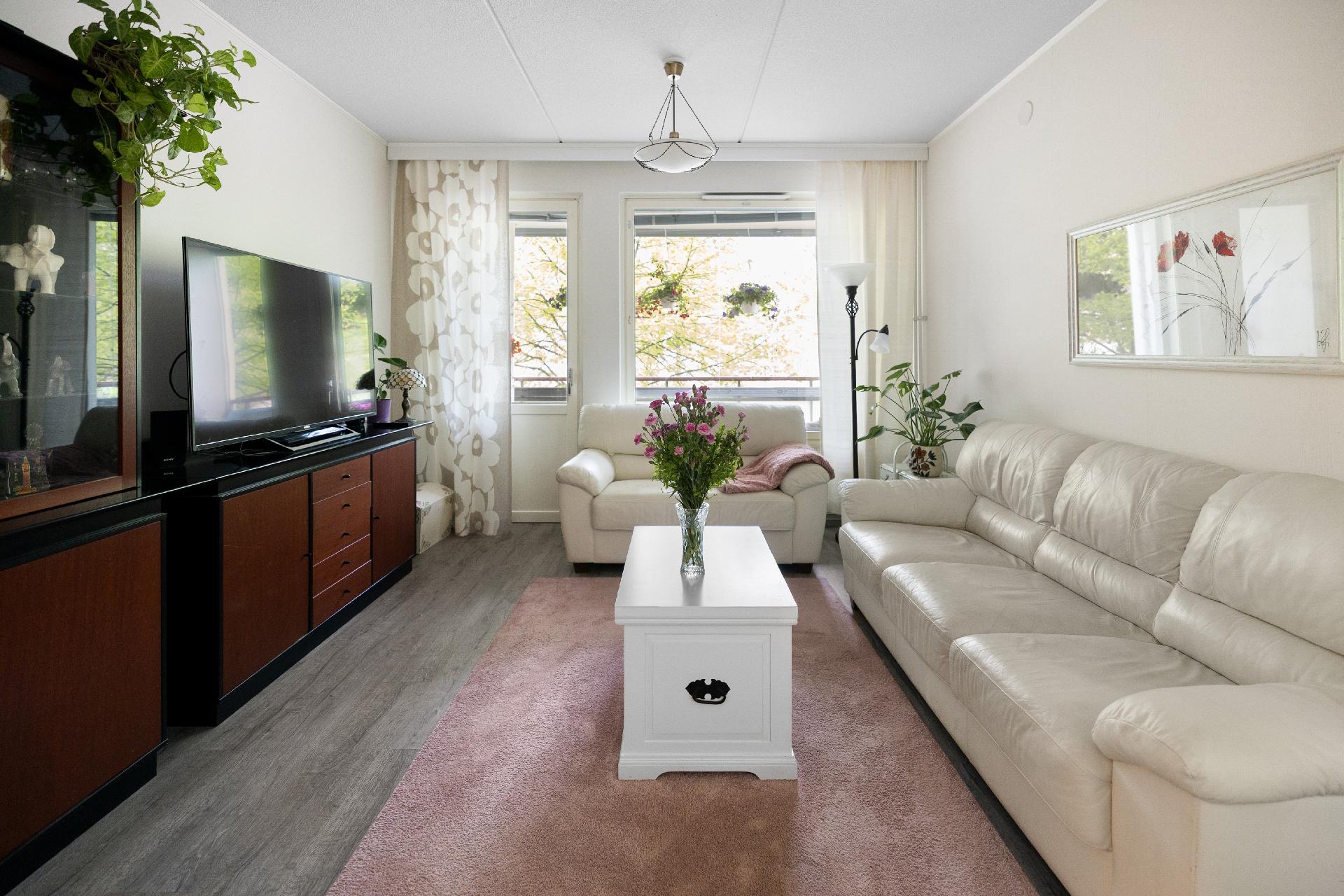 Paasikivenkatu 25, Molanderinmäki, Kerava