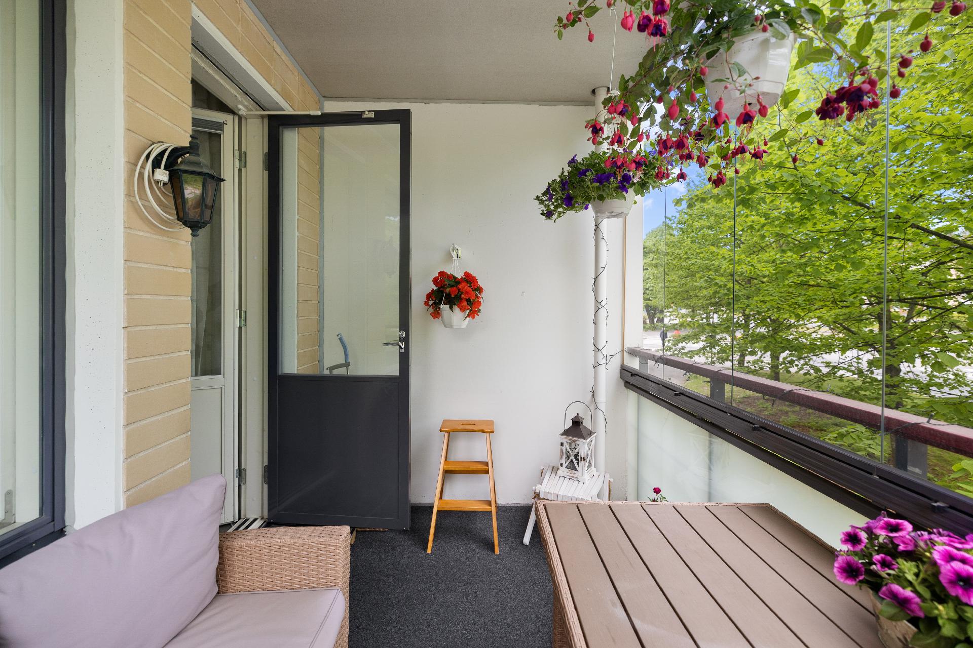 Paasikivenkatu 25, Molanderinmäki, Kerava