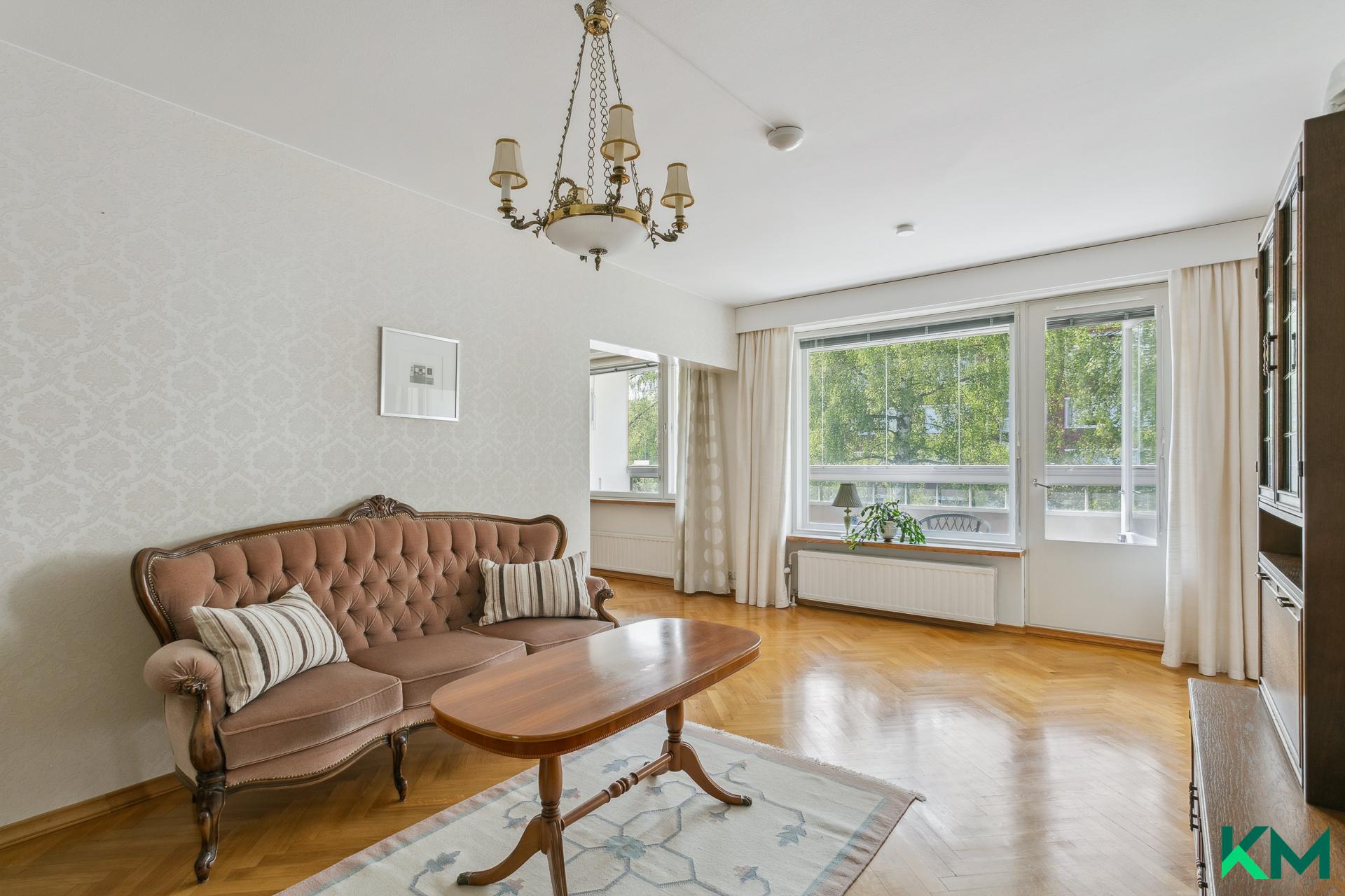Peukaloisentie 8, Roihuvuori, Helsinki