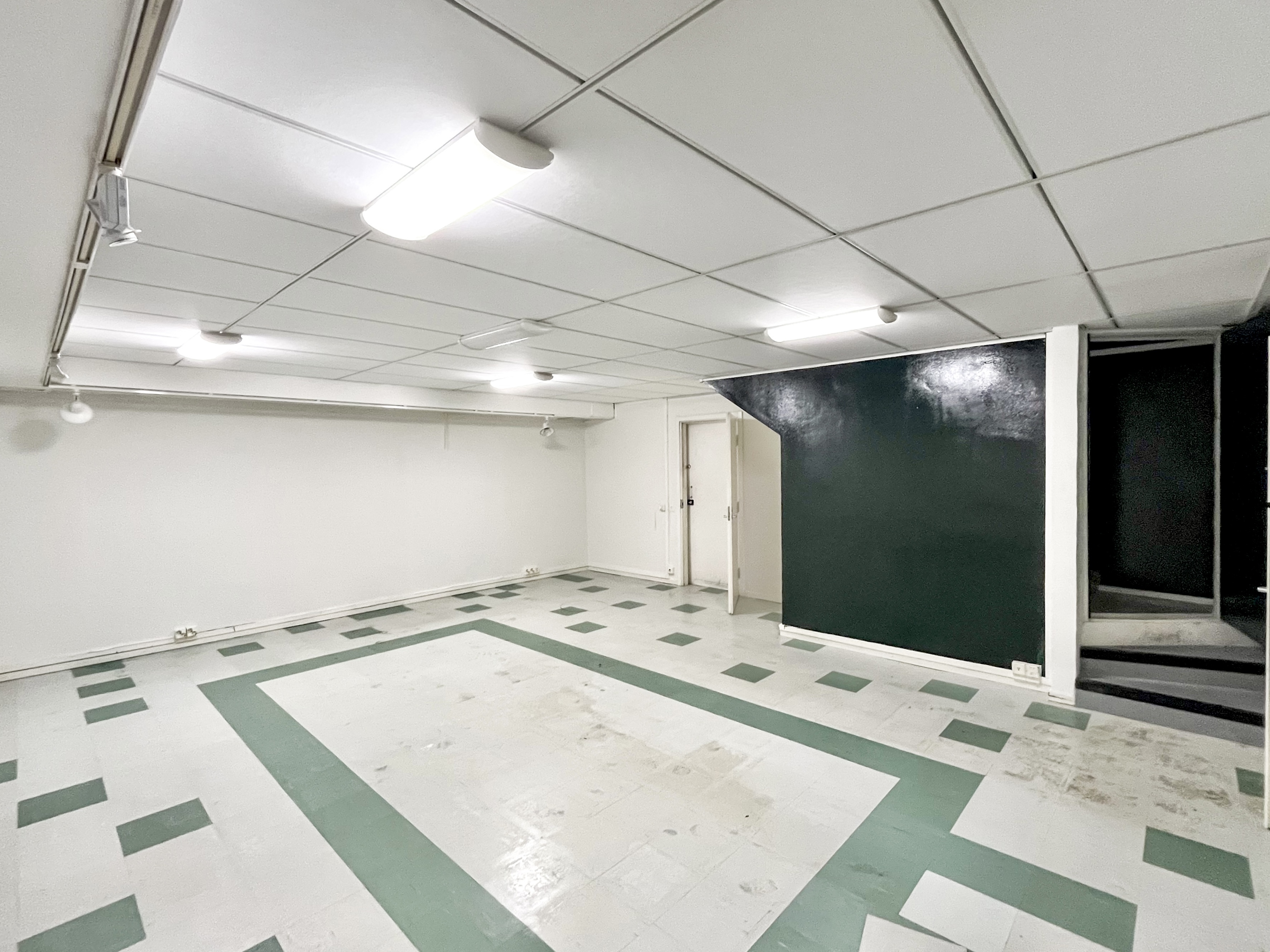 Liiketila 2, kellari