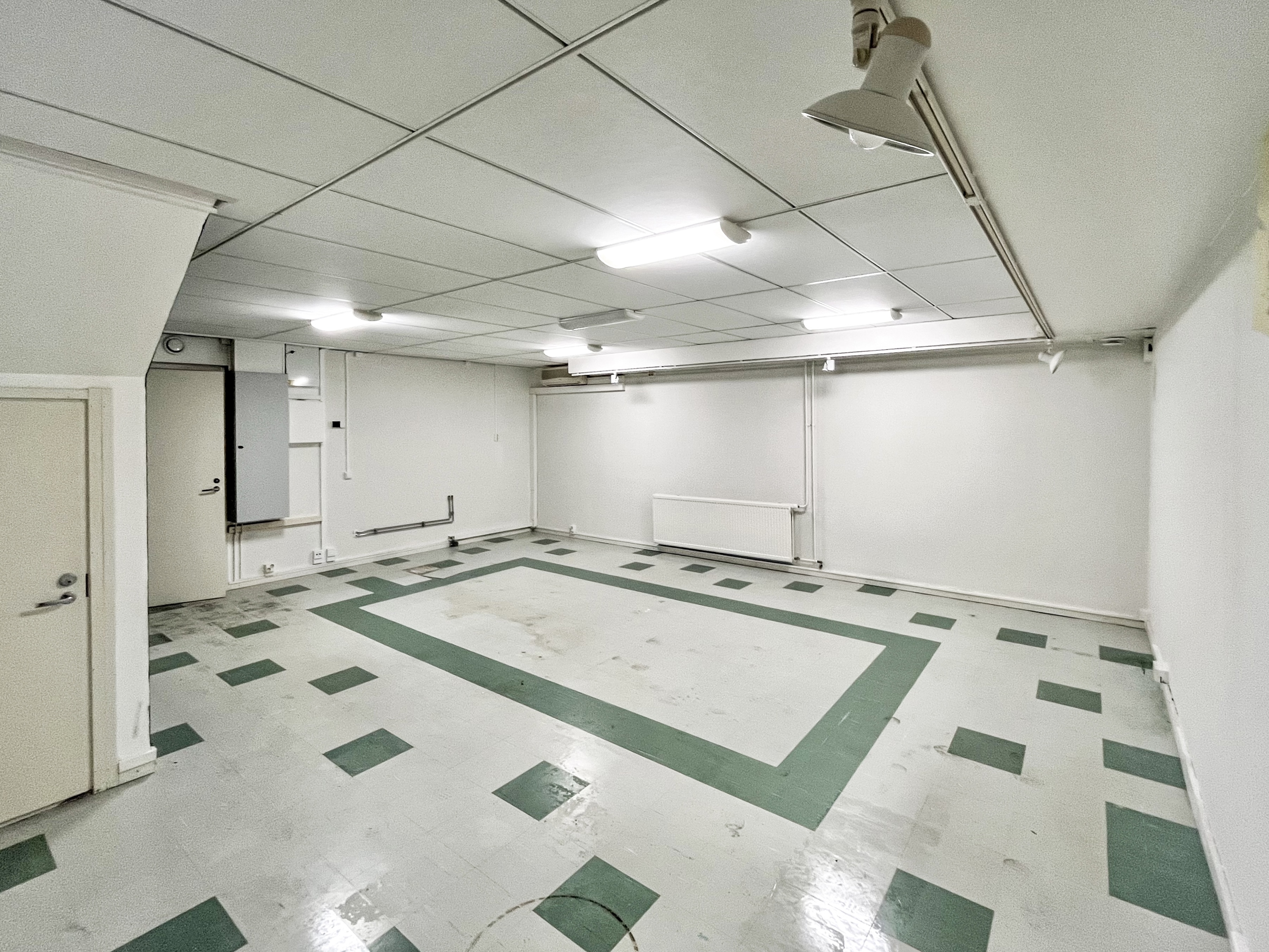 Liiketila 2, kellari