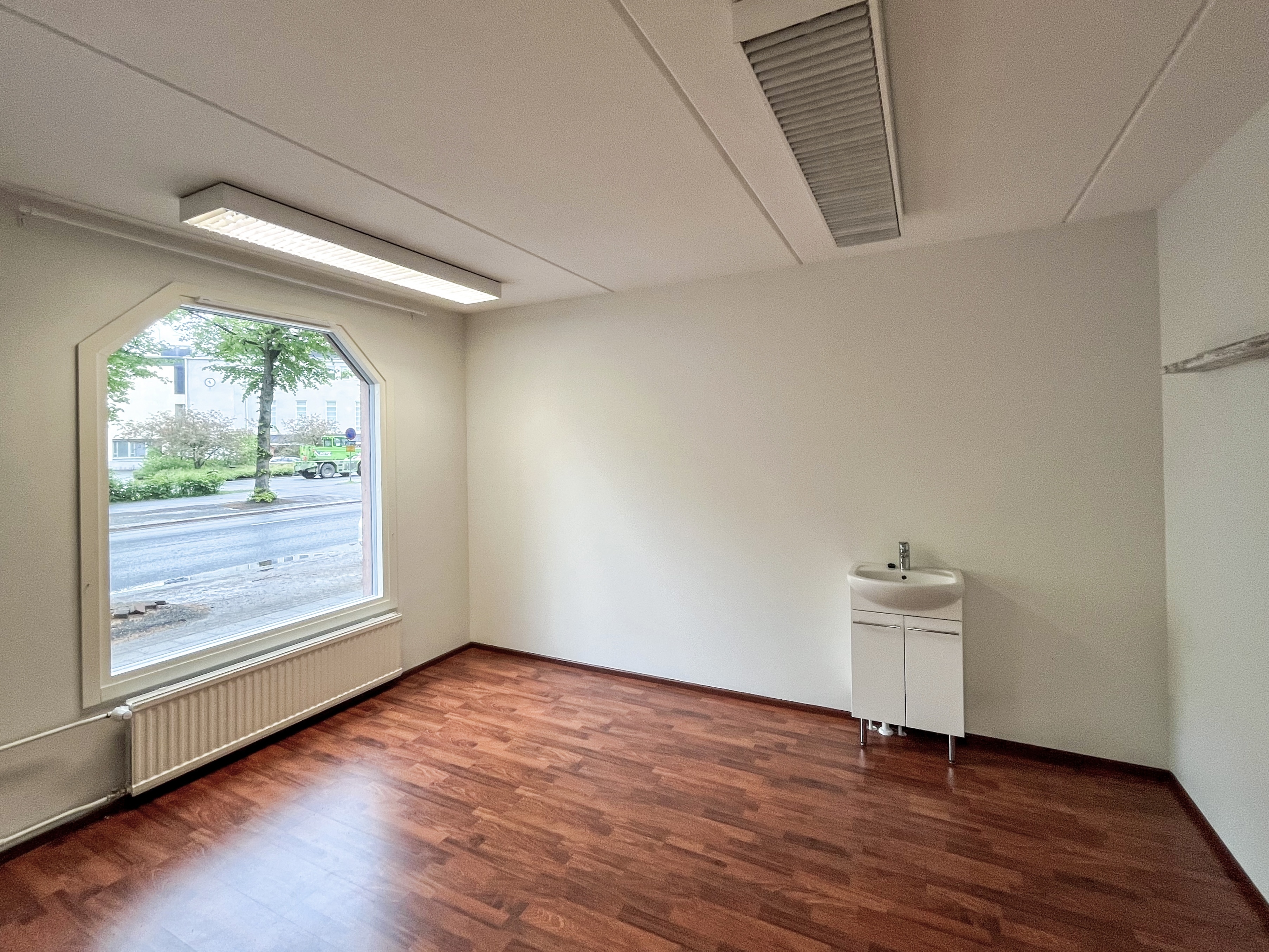 Liiketila 1, liiketilat