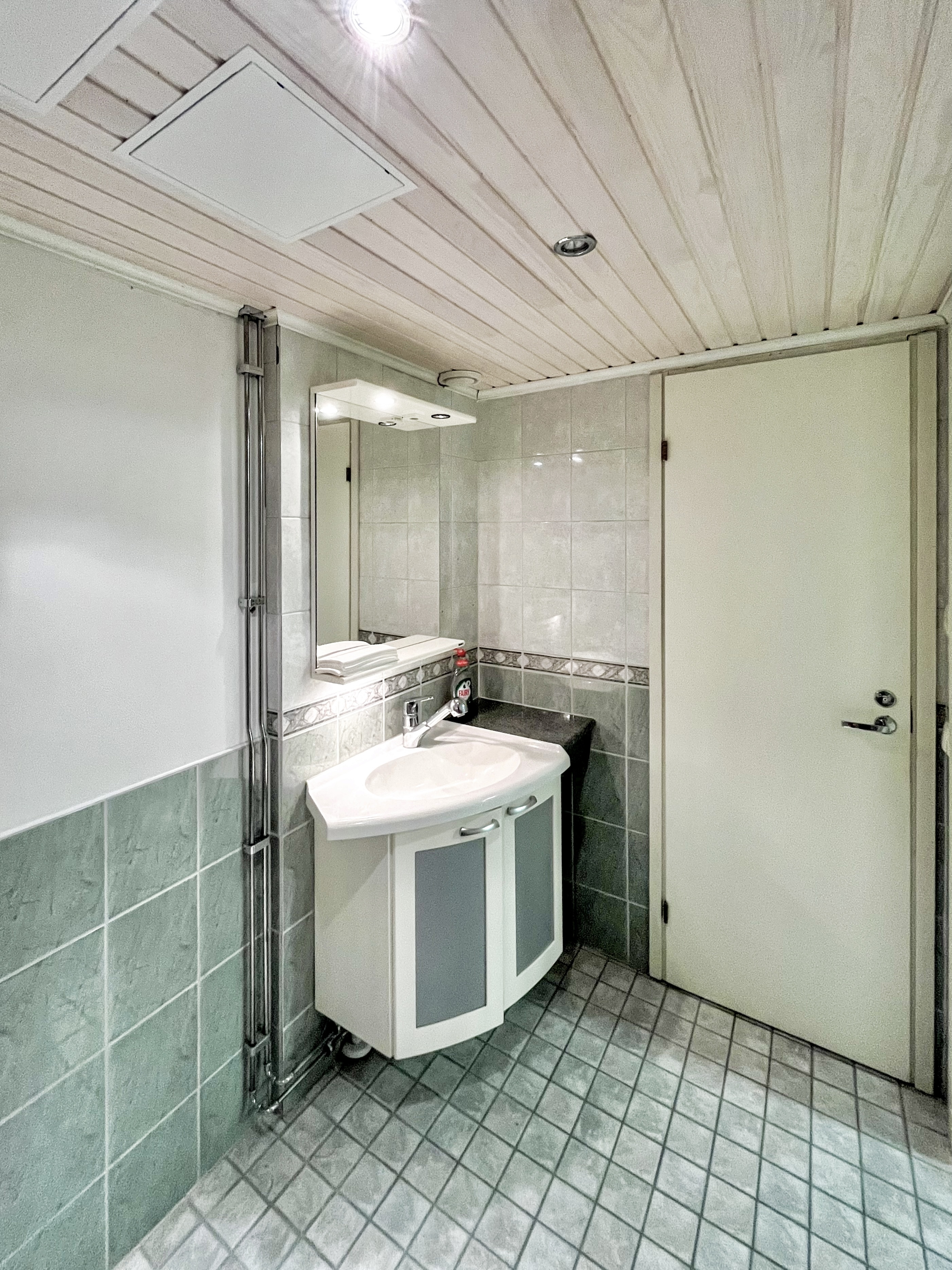 Liiketila 2, kellari, WC