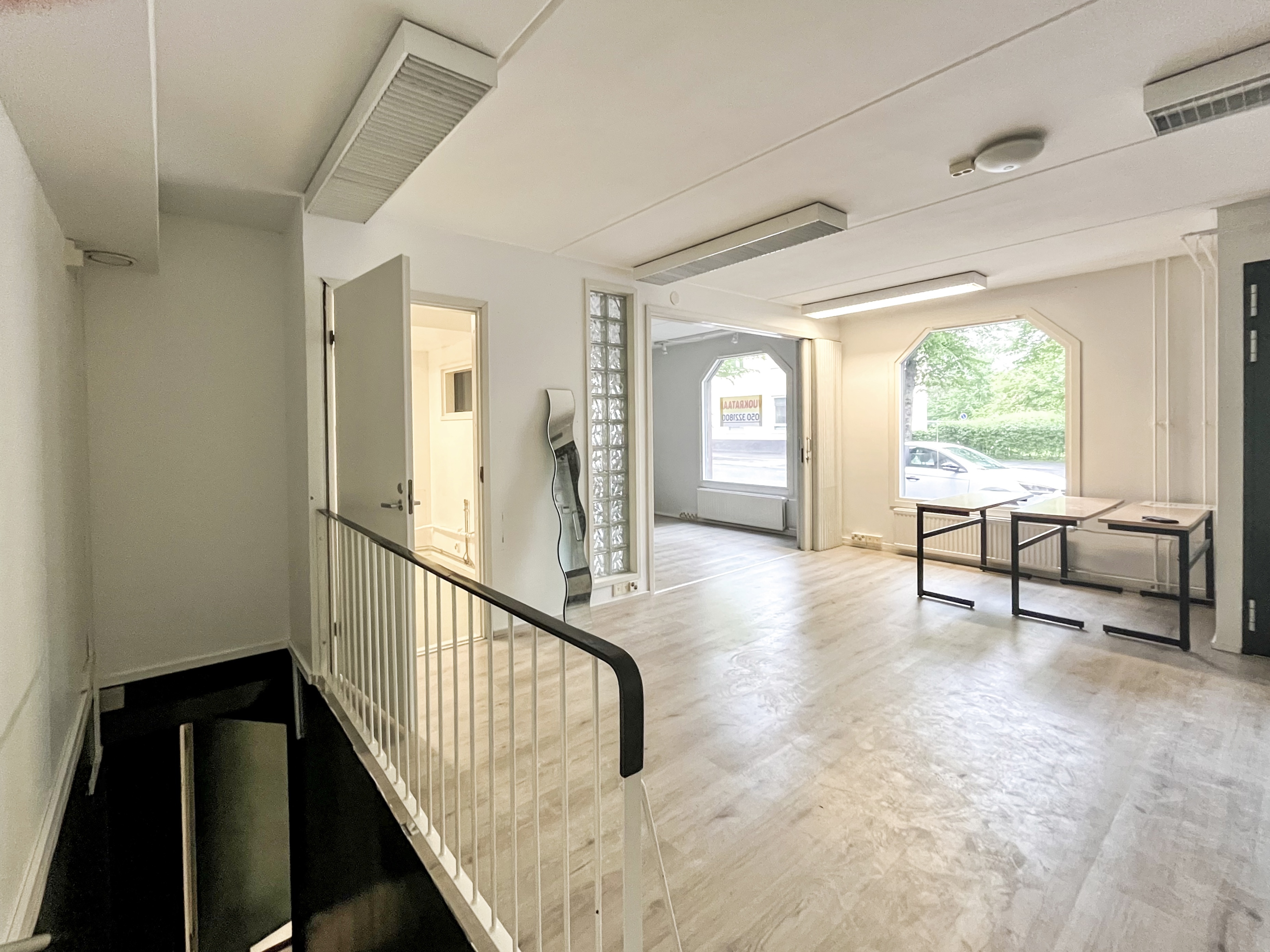 Liiketila 2, liiketilat 