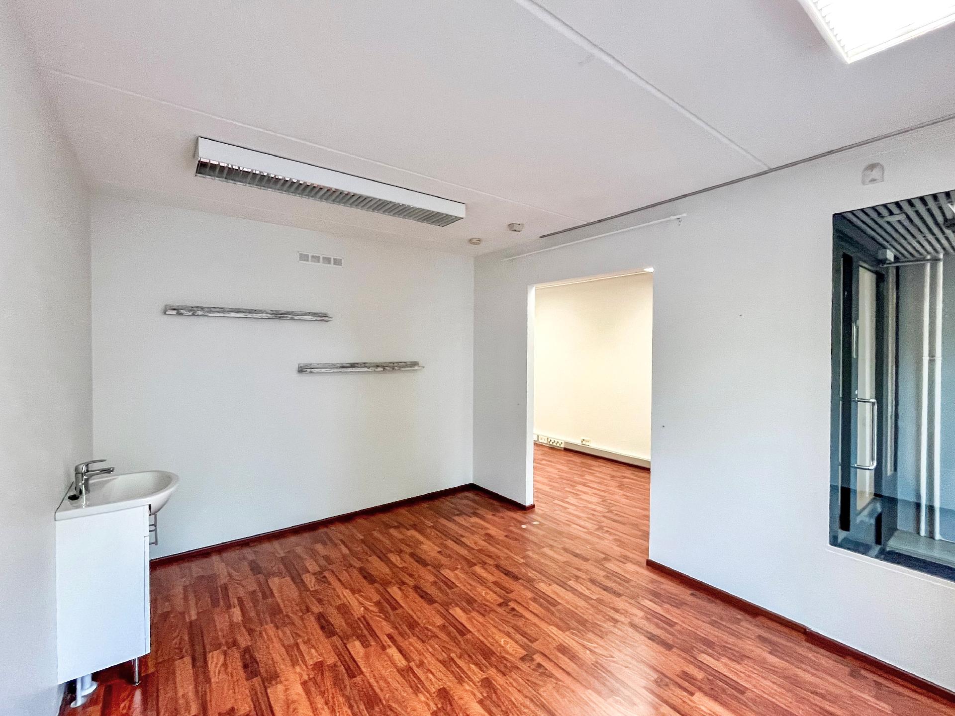 Liiketila 1, liiketilat