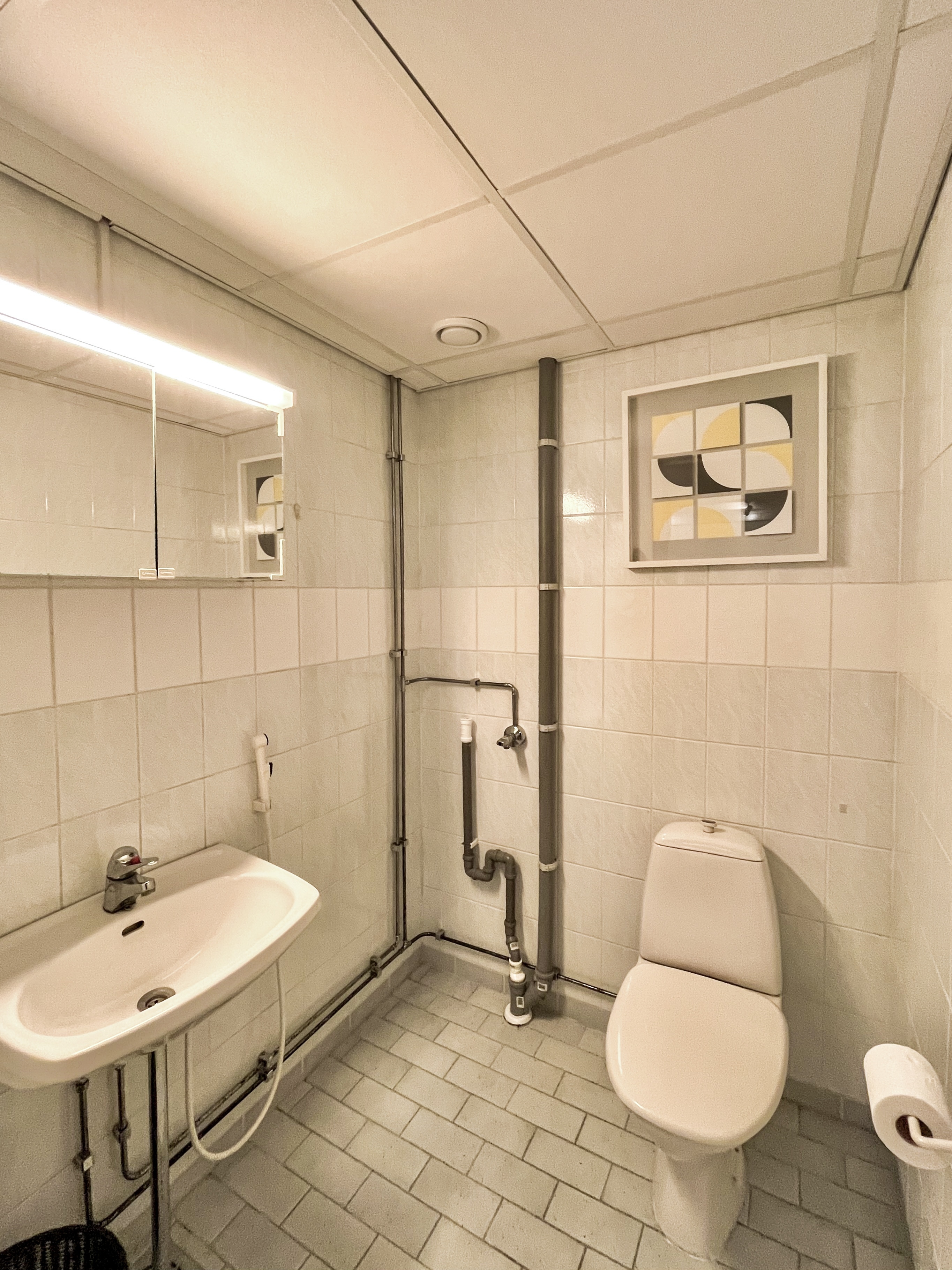 Liiketila 1, kellari, WC