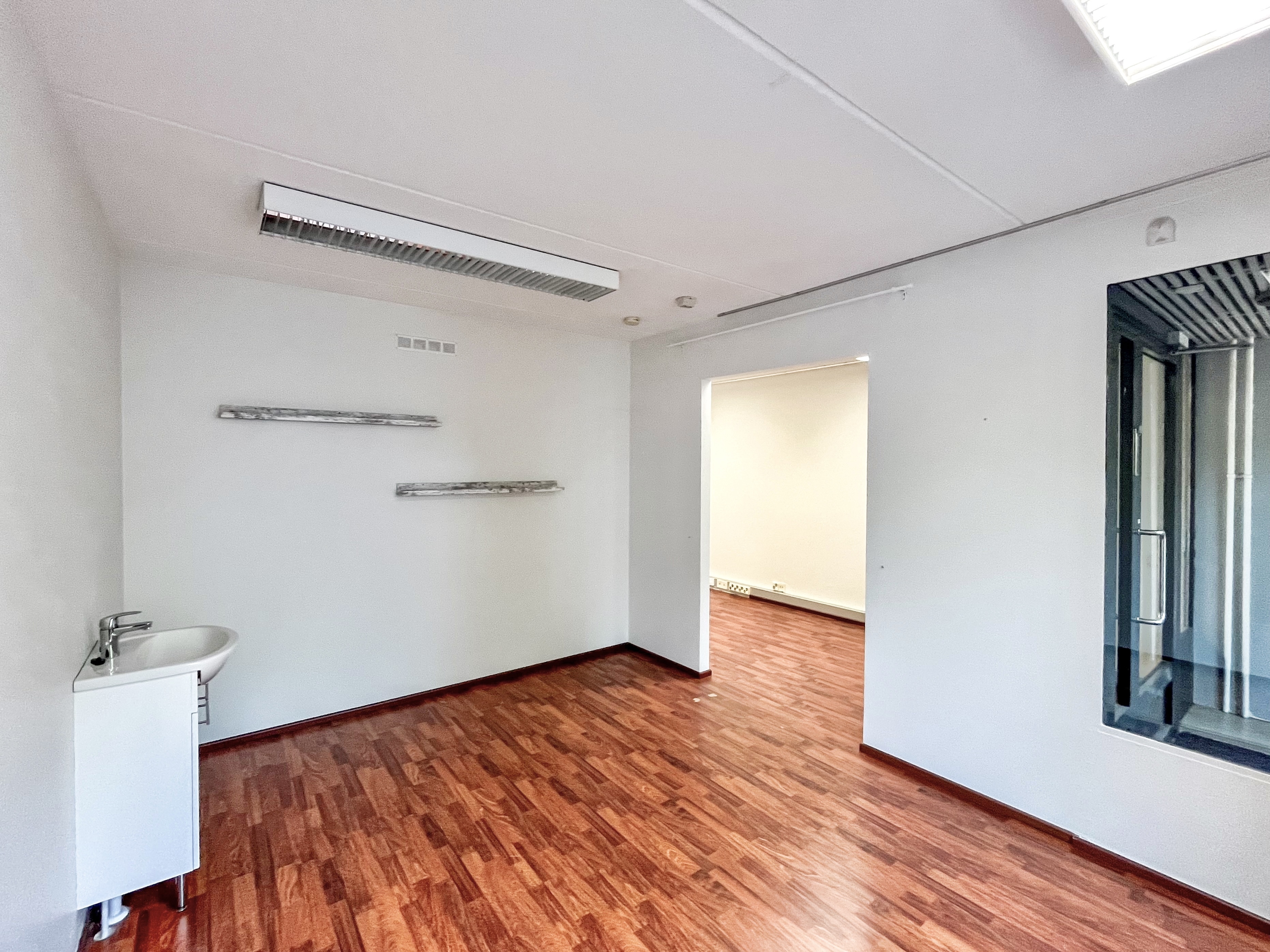 Liiketila 1, liiketilat