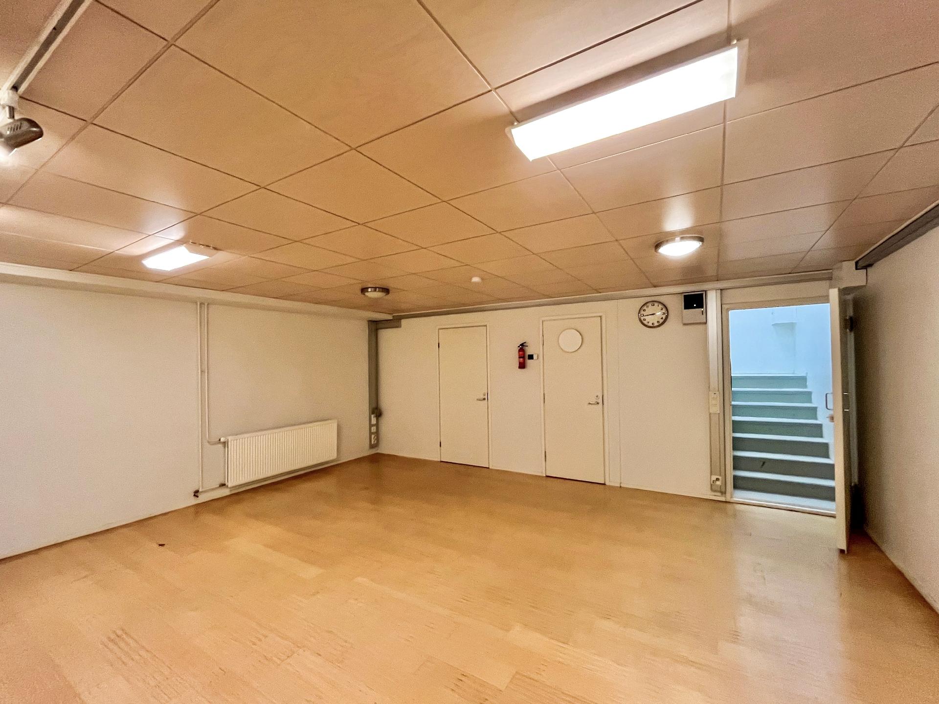 Liiketila 1, kellari