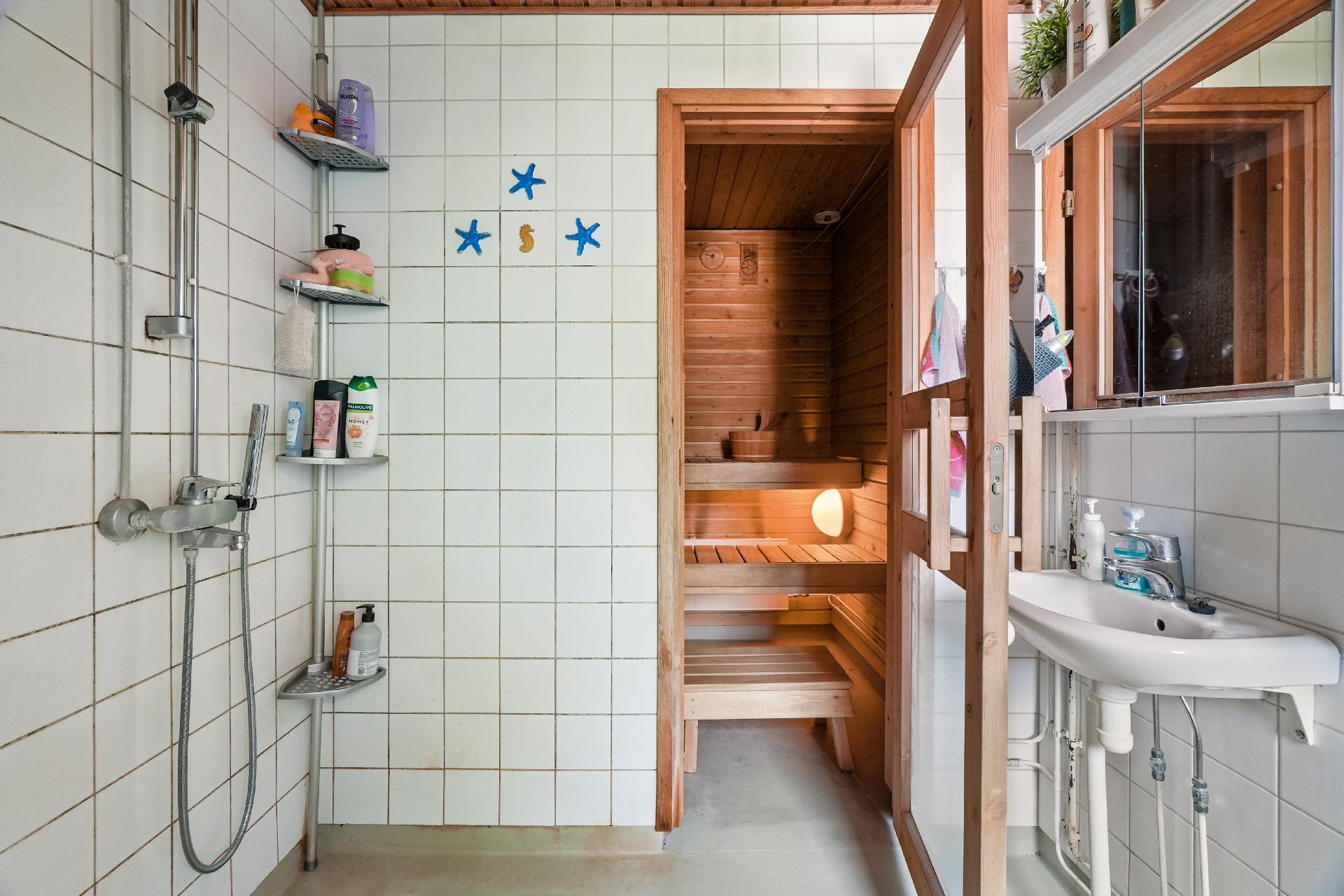 Santakatu 11, Hirsimäki, Riihimäki