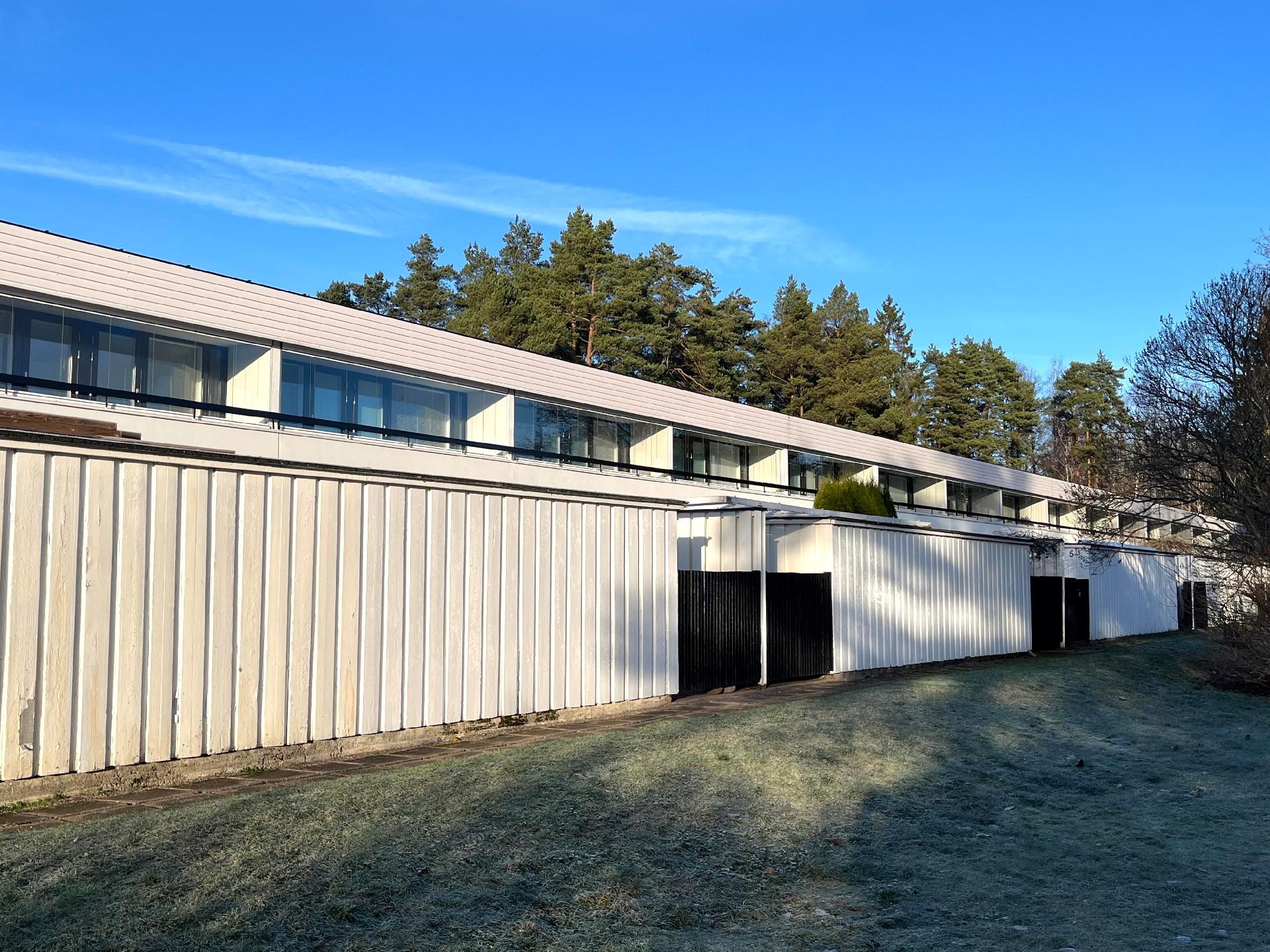 valtava, lähes 3 hehtaarin oma tontti