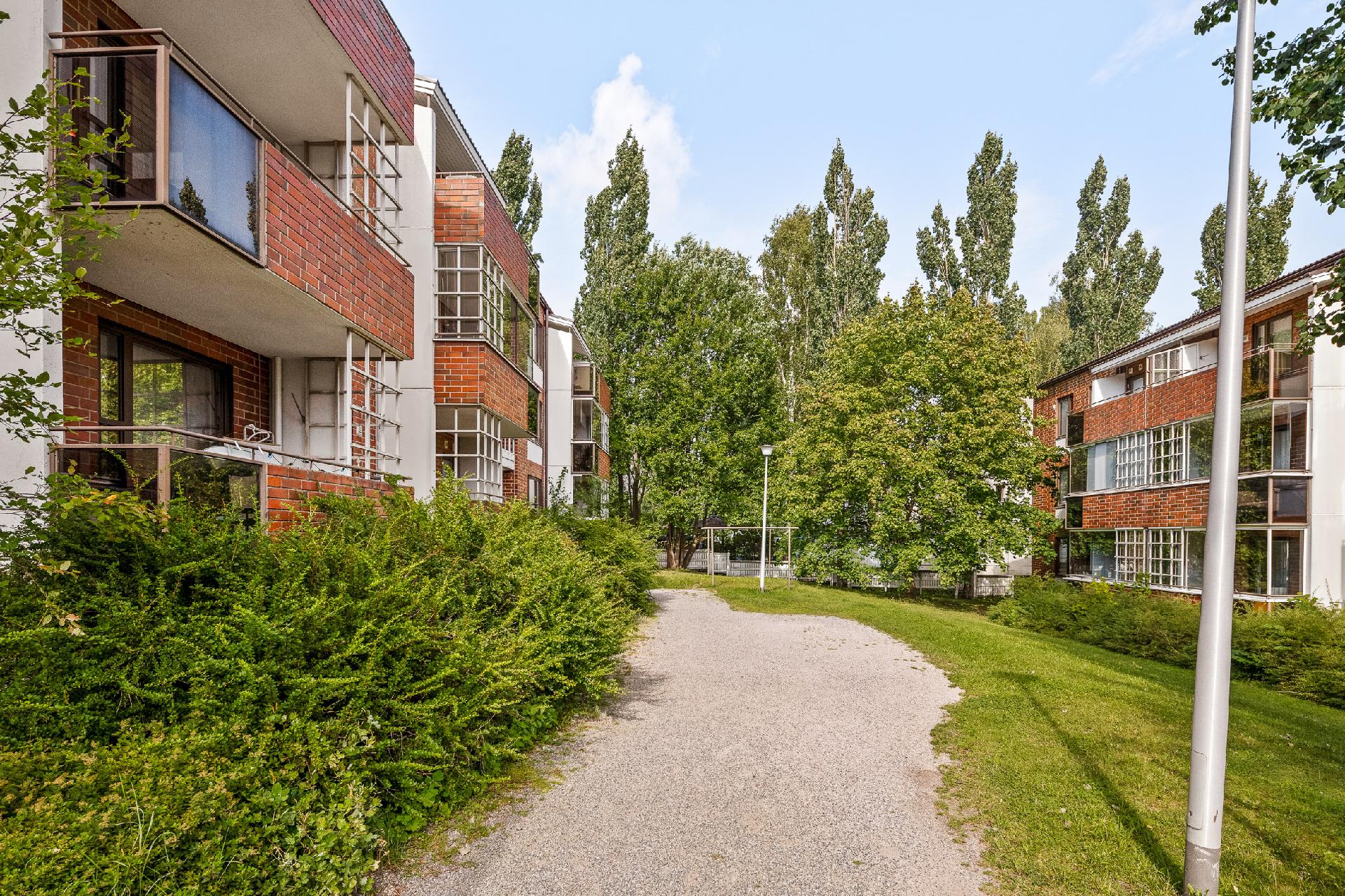Fallkullantie 3, Tapanila, Helsinki