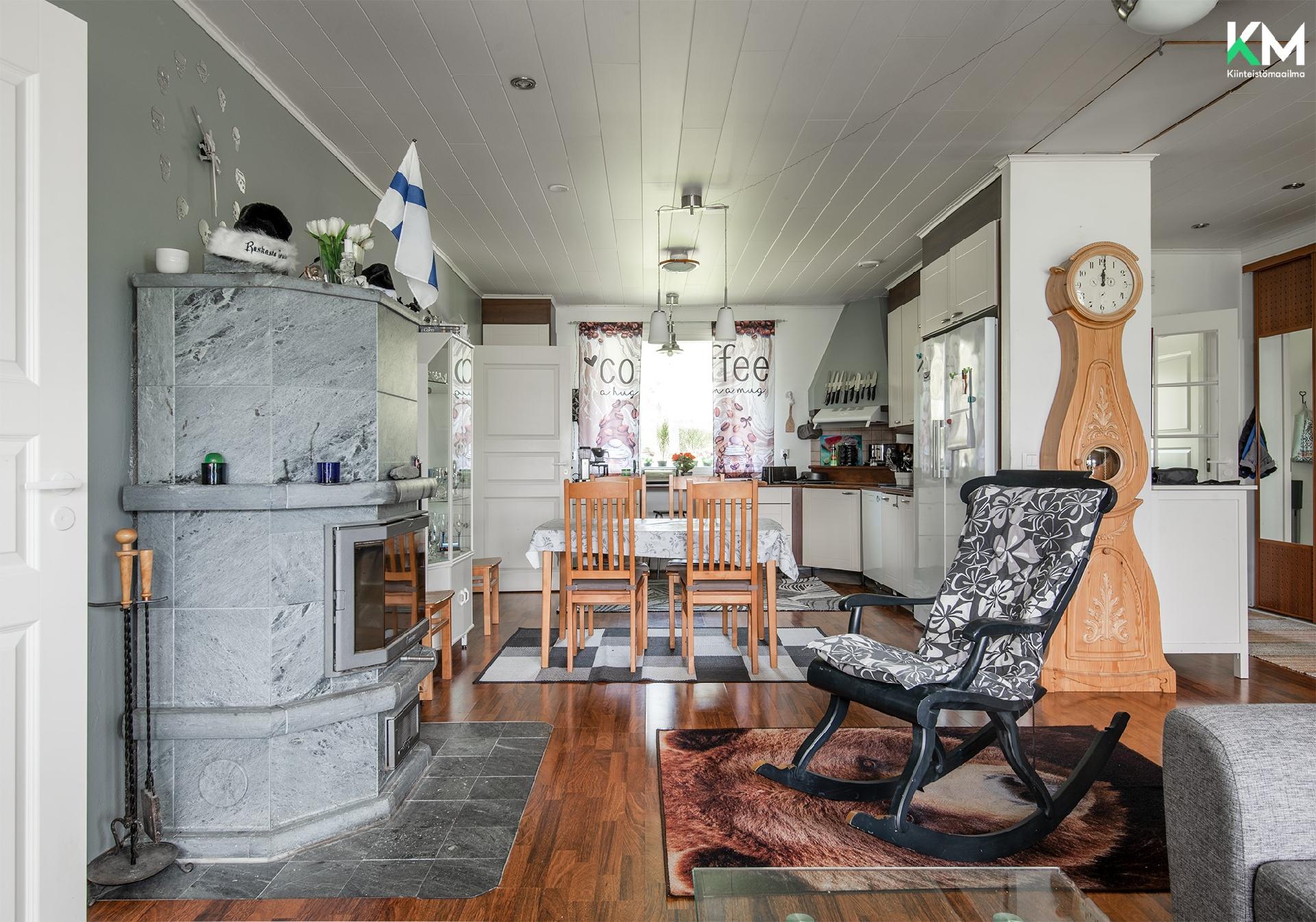 Luolavuorenpolku 13, Luolavuori, Masku