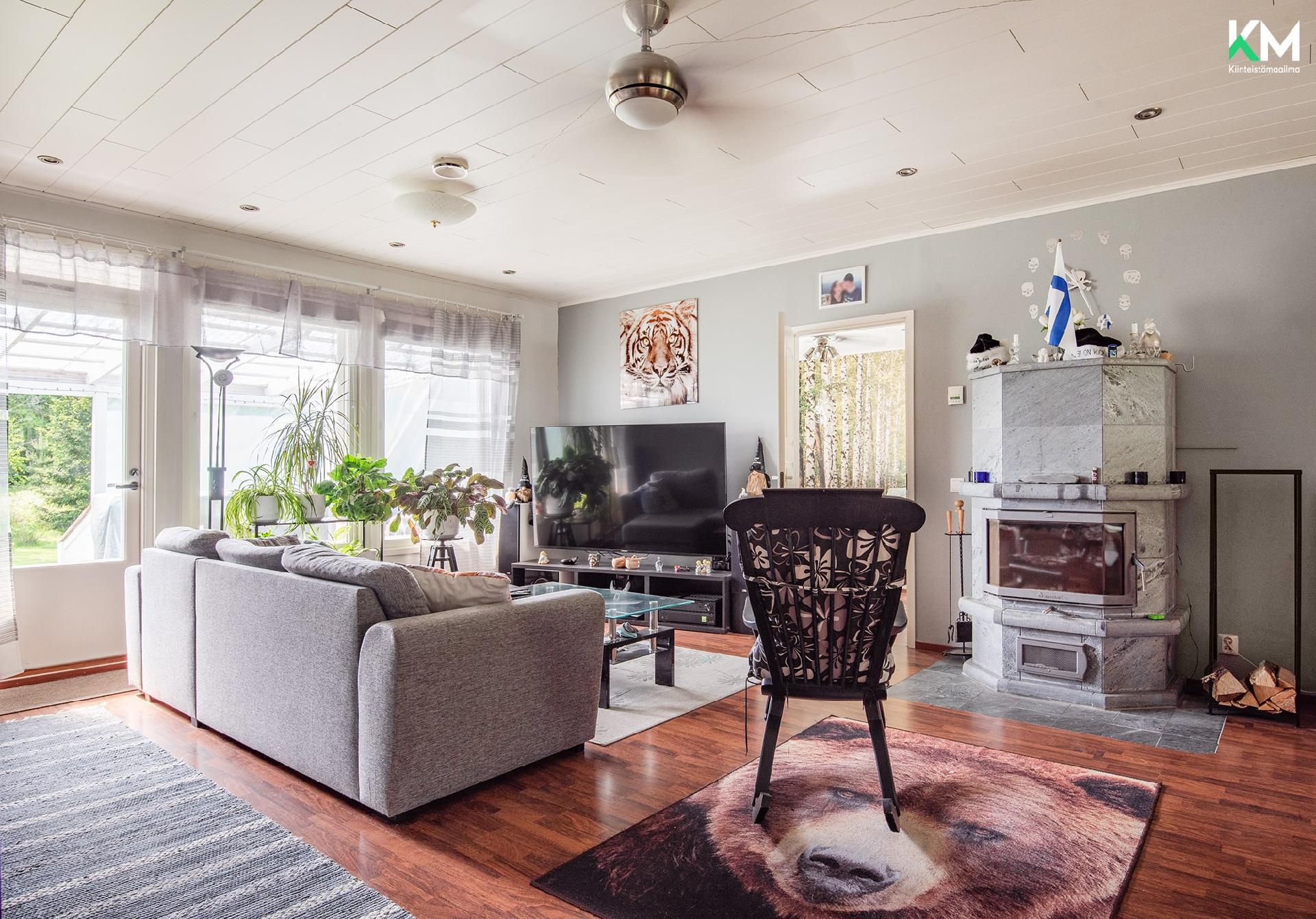 Luolavuorenpolku 13, Luolavuori, Masku