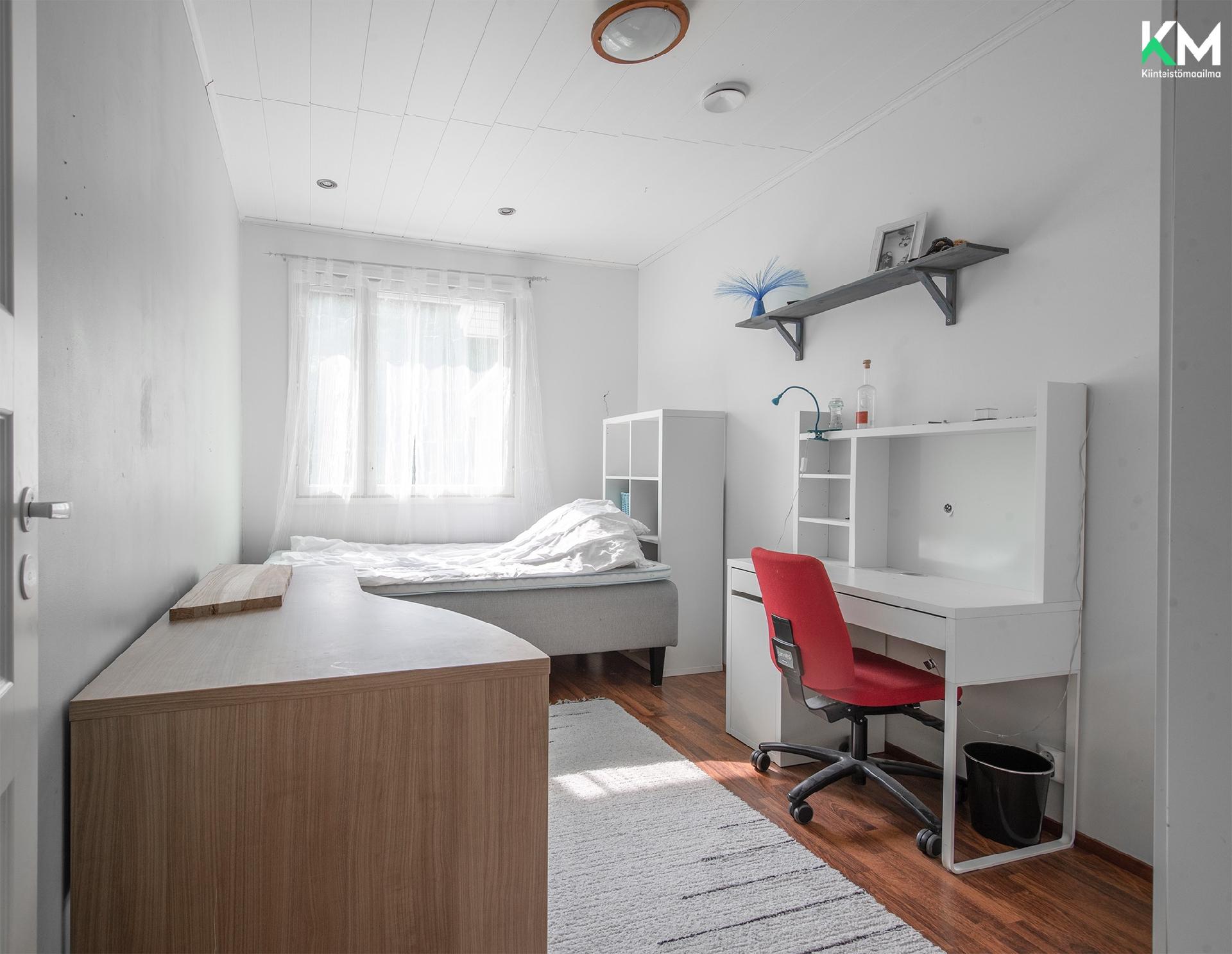 Luolavuorenpolku 13, Luolavuori, Masku