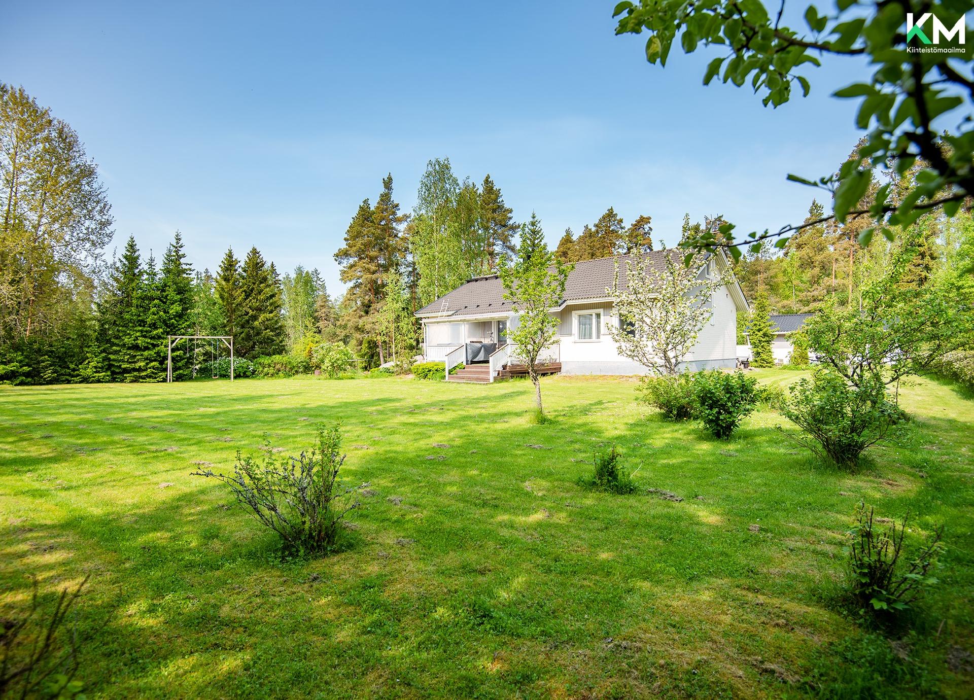 Luolavuorenpolku 13, Luolavuori, Masku