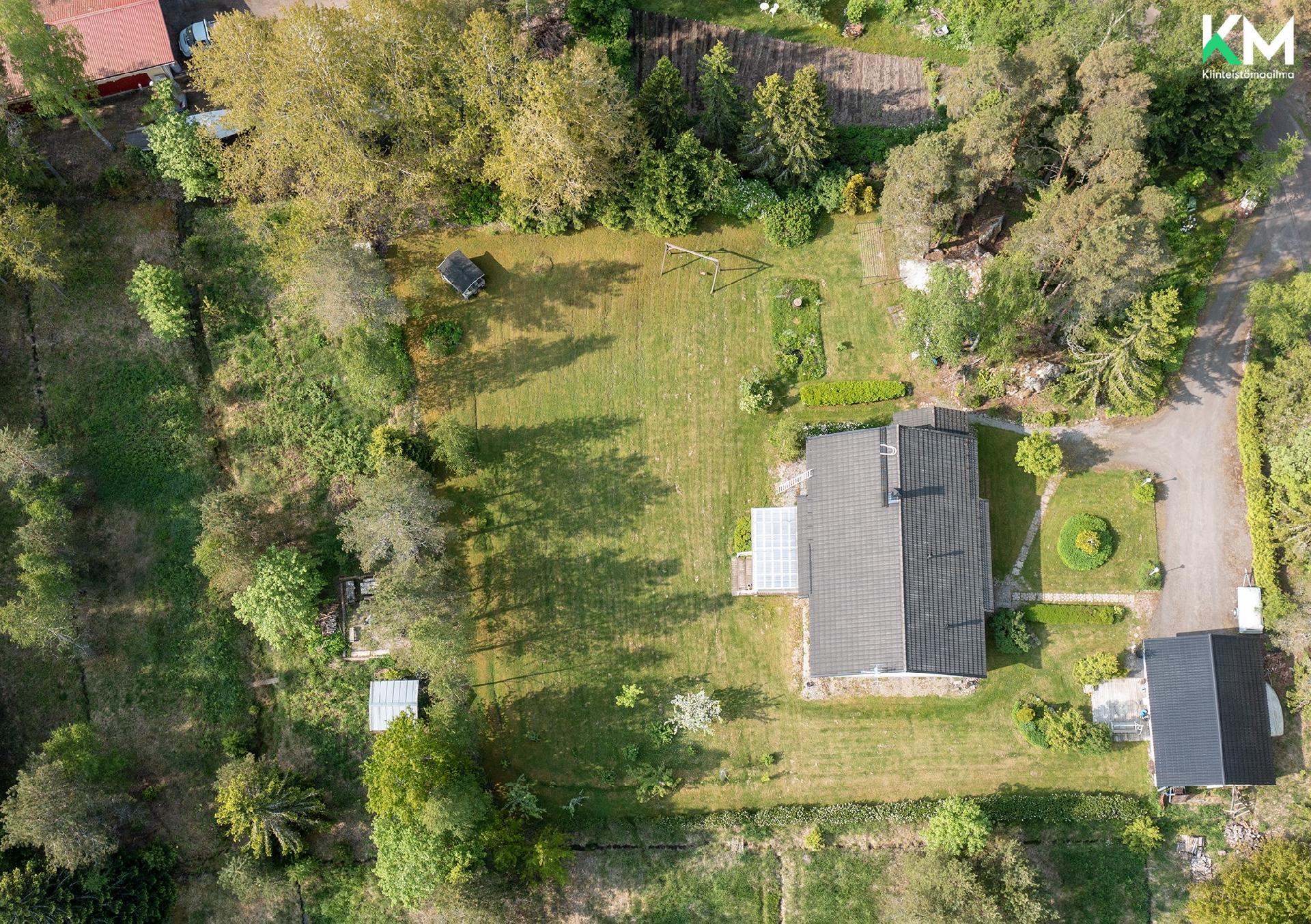 Luolavuorenpolku 13, Luolavuori, Masku