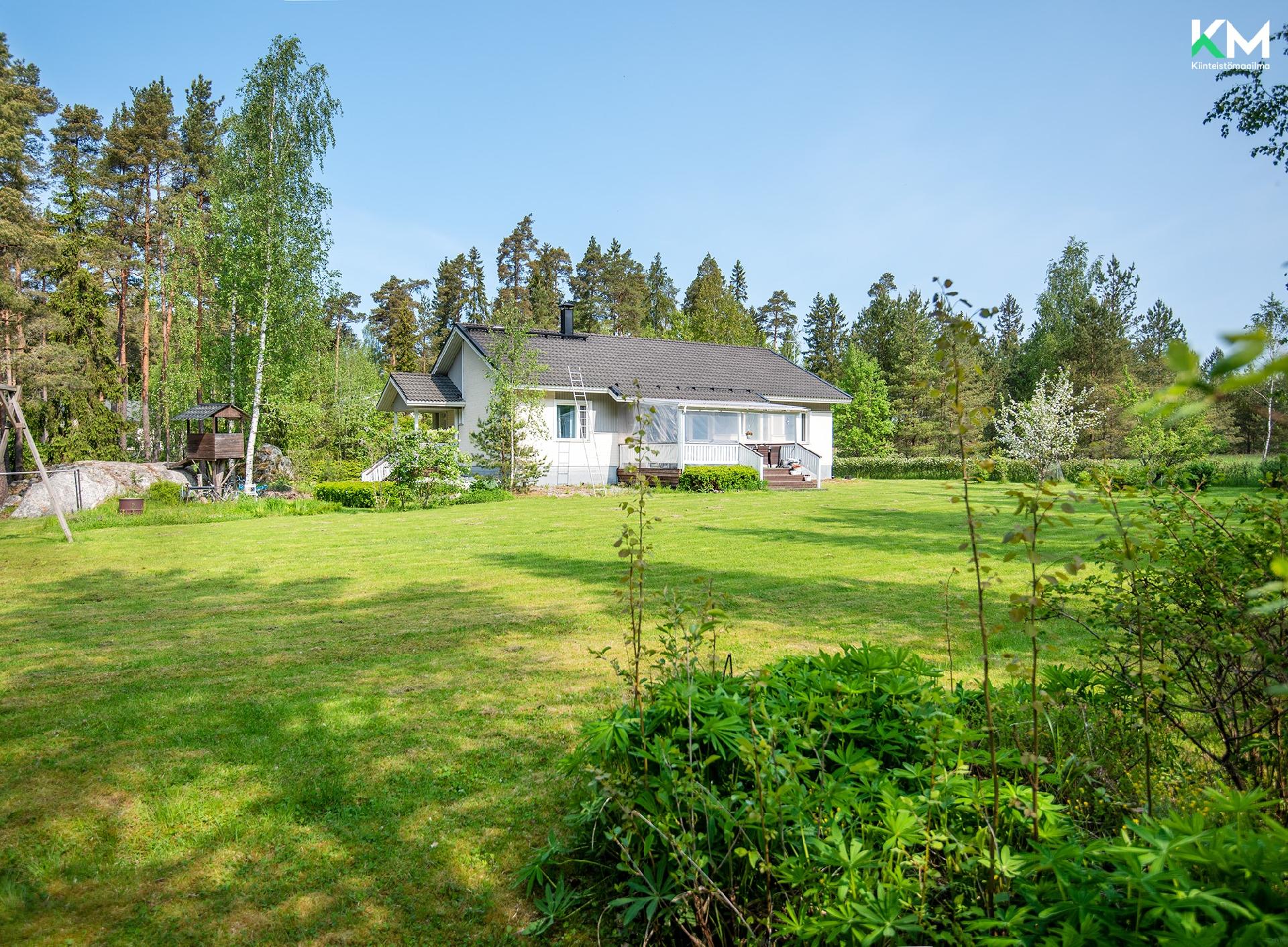 Luolavuorenpolku 13, Luolavuori, Masku