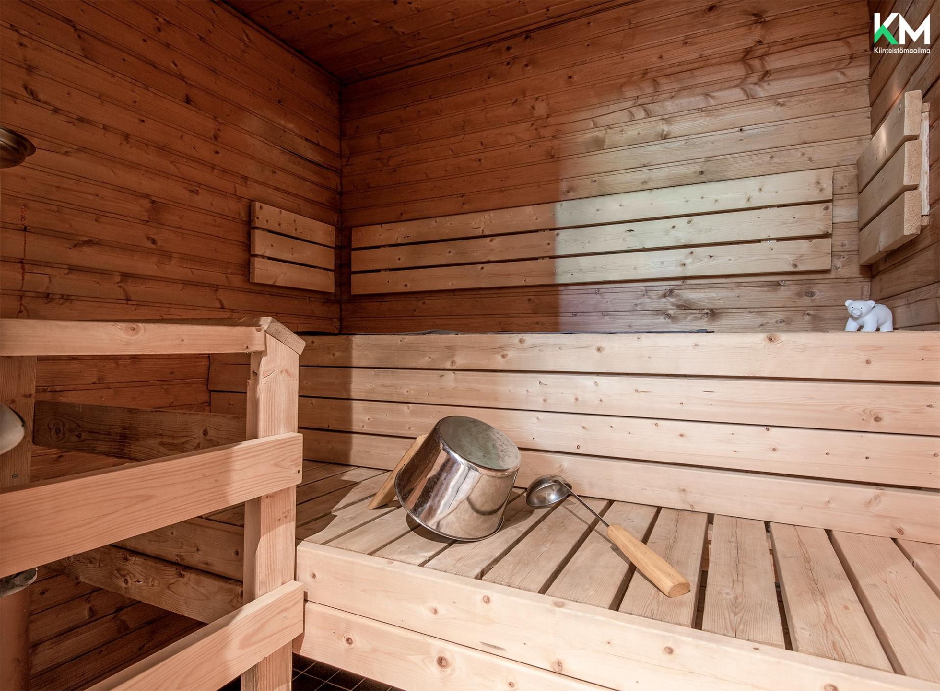 Luolavuorenpolku 13, Luolavuori, Masku