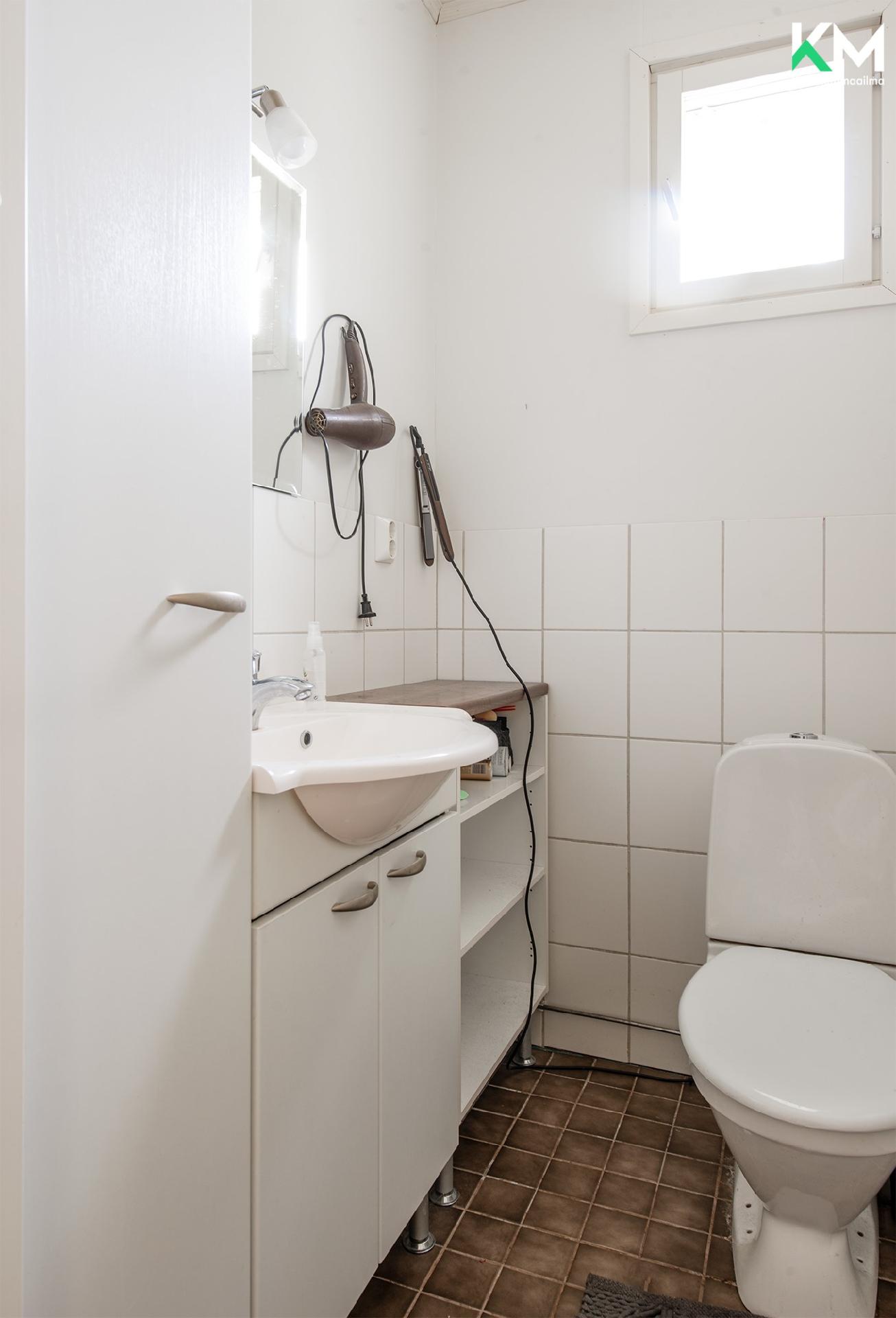 Luolavuorenpolku 13, Luolavuori, Masku