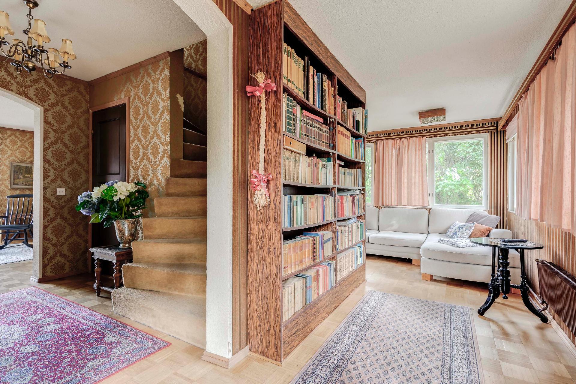 Lainlukijantie 27b, Torpparinmäki, Helsinki