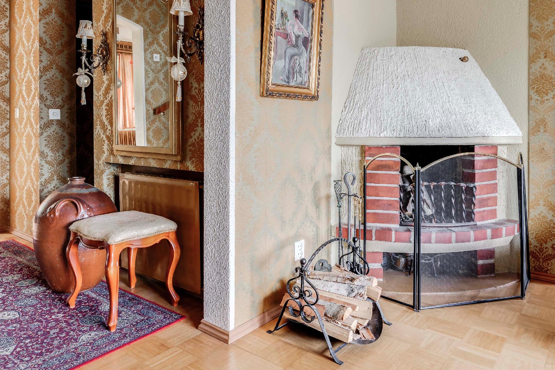 Lainlukijantie 27b, Torpparinmäki, Helsinki