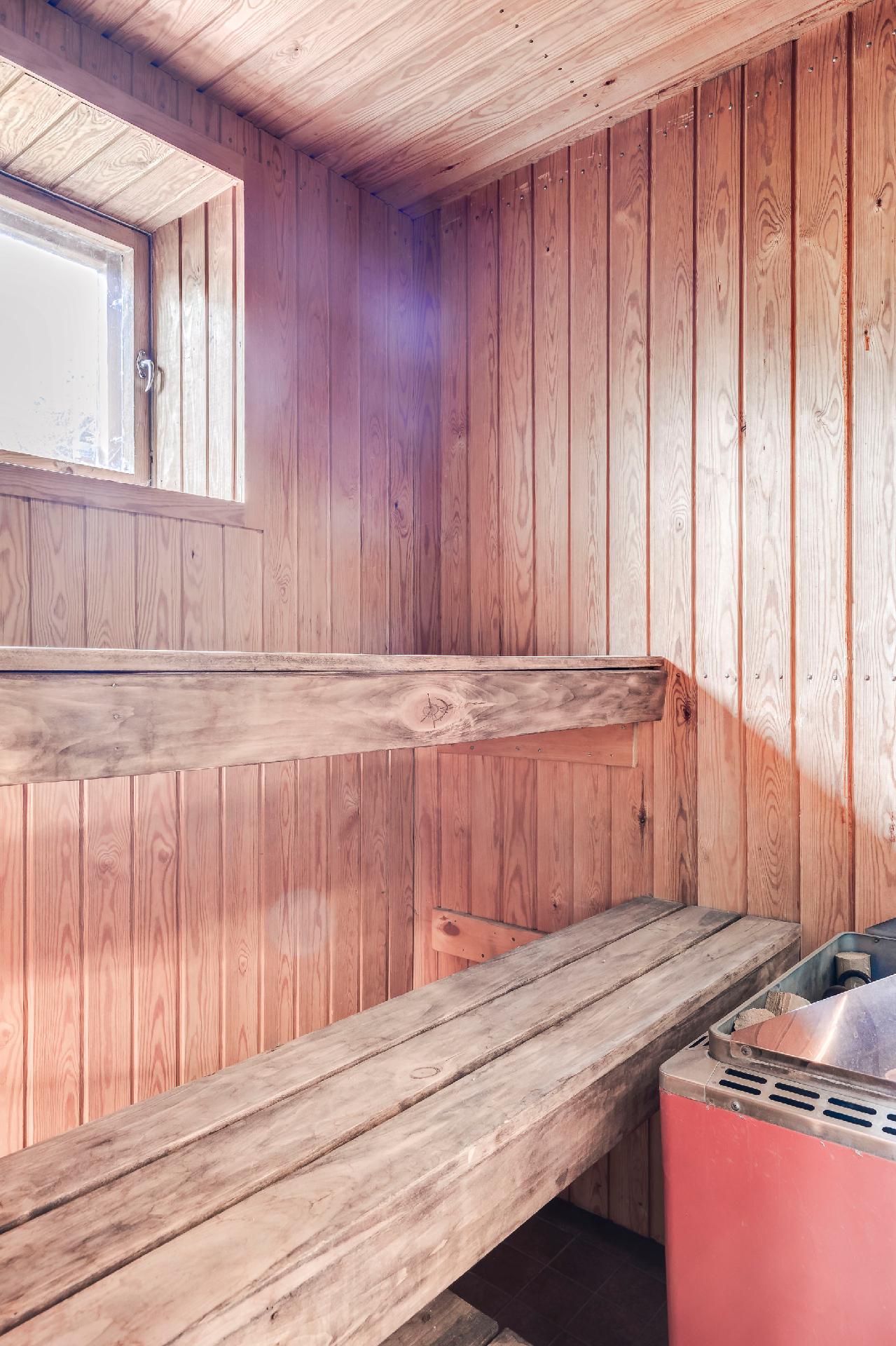 Lainlukijantie 27b, Torpparinmäki, Helsinki