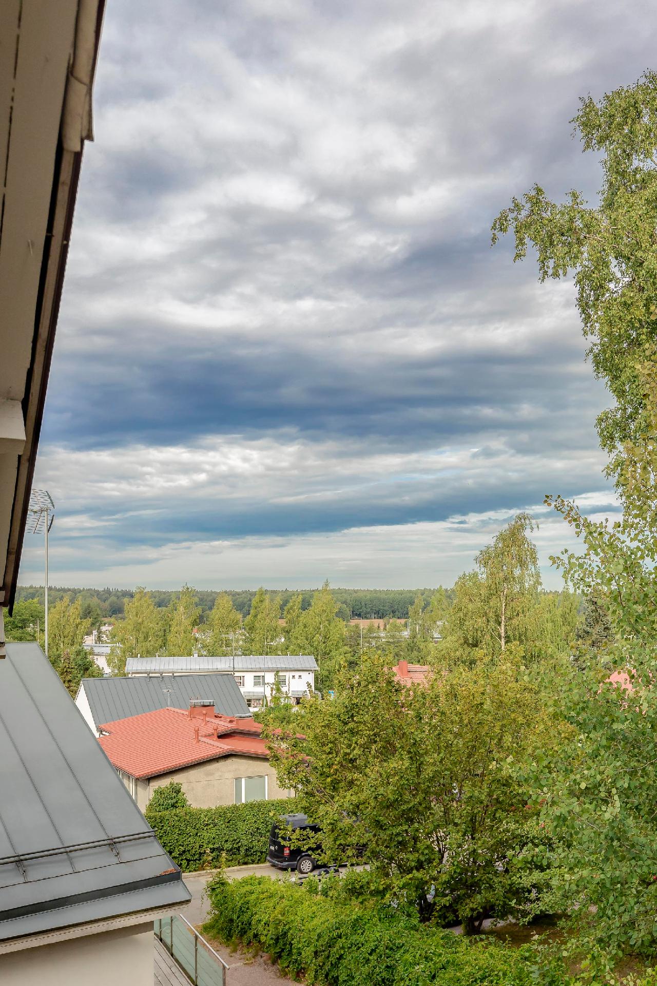 Lainlukijantie 27b, Torpparinmäki, Helsinki