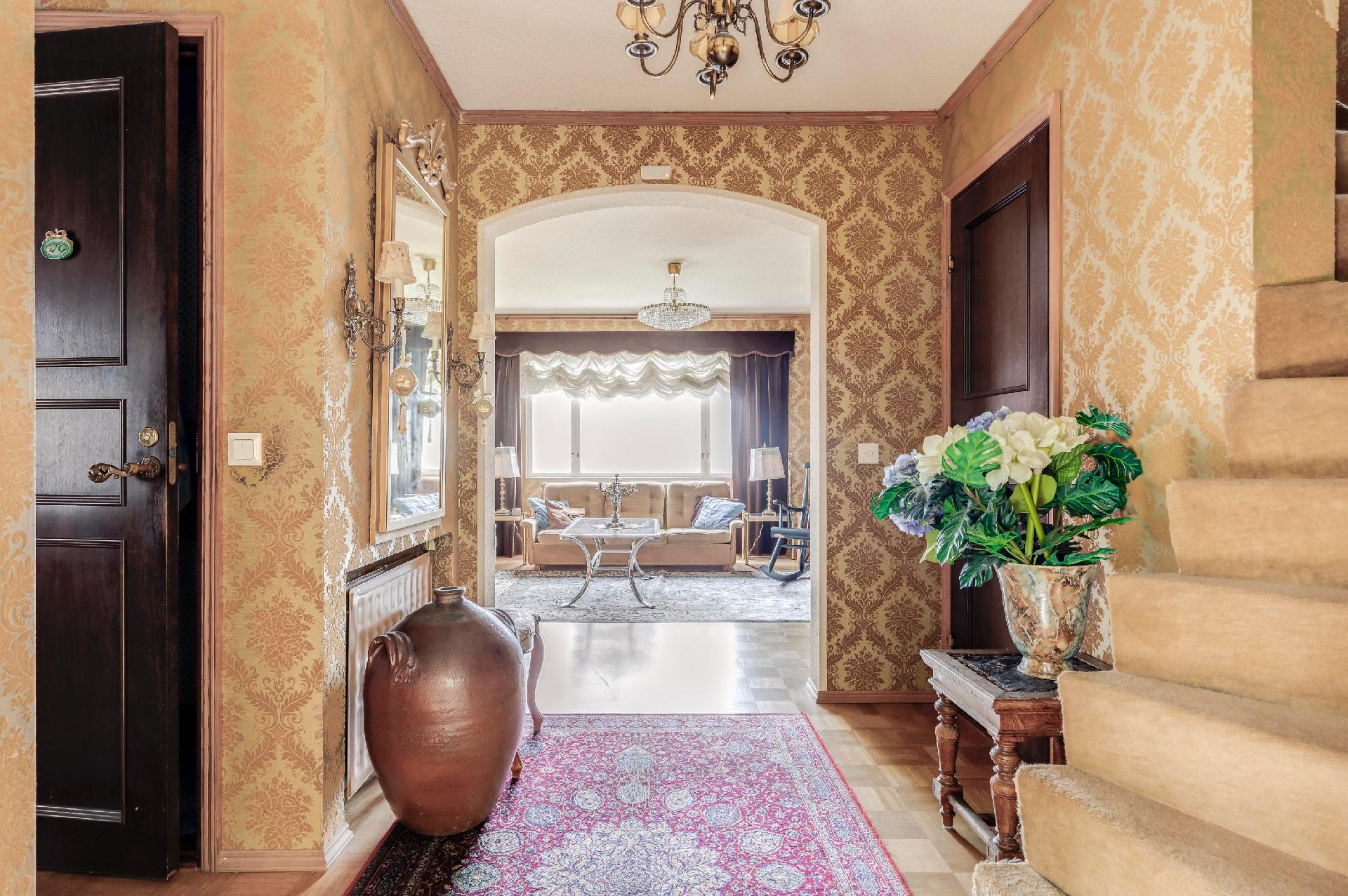 Lainlukijantie 27b, Torpparinmäki, Helsinki