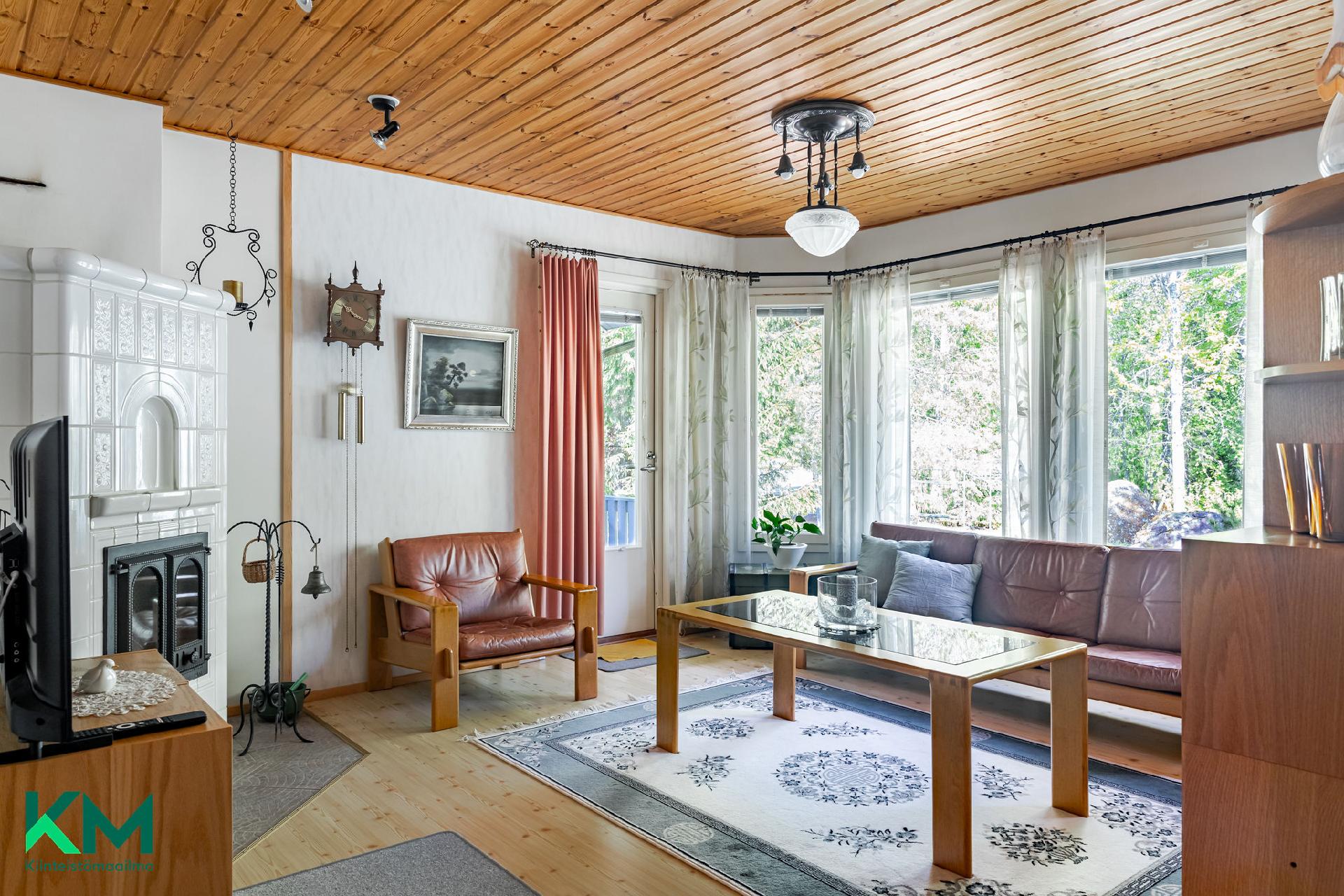 Laiduntie 2, Lästilä, Kuhmoinen