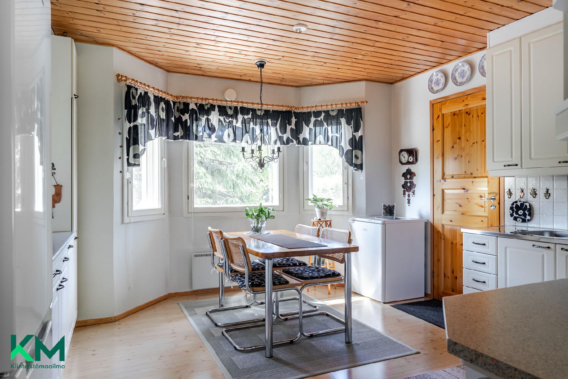 Laiduntie 2, Lästilä, Kuhmoinen