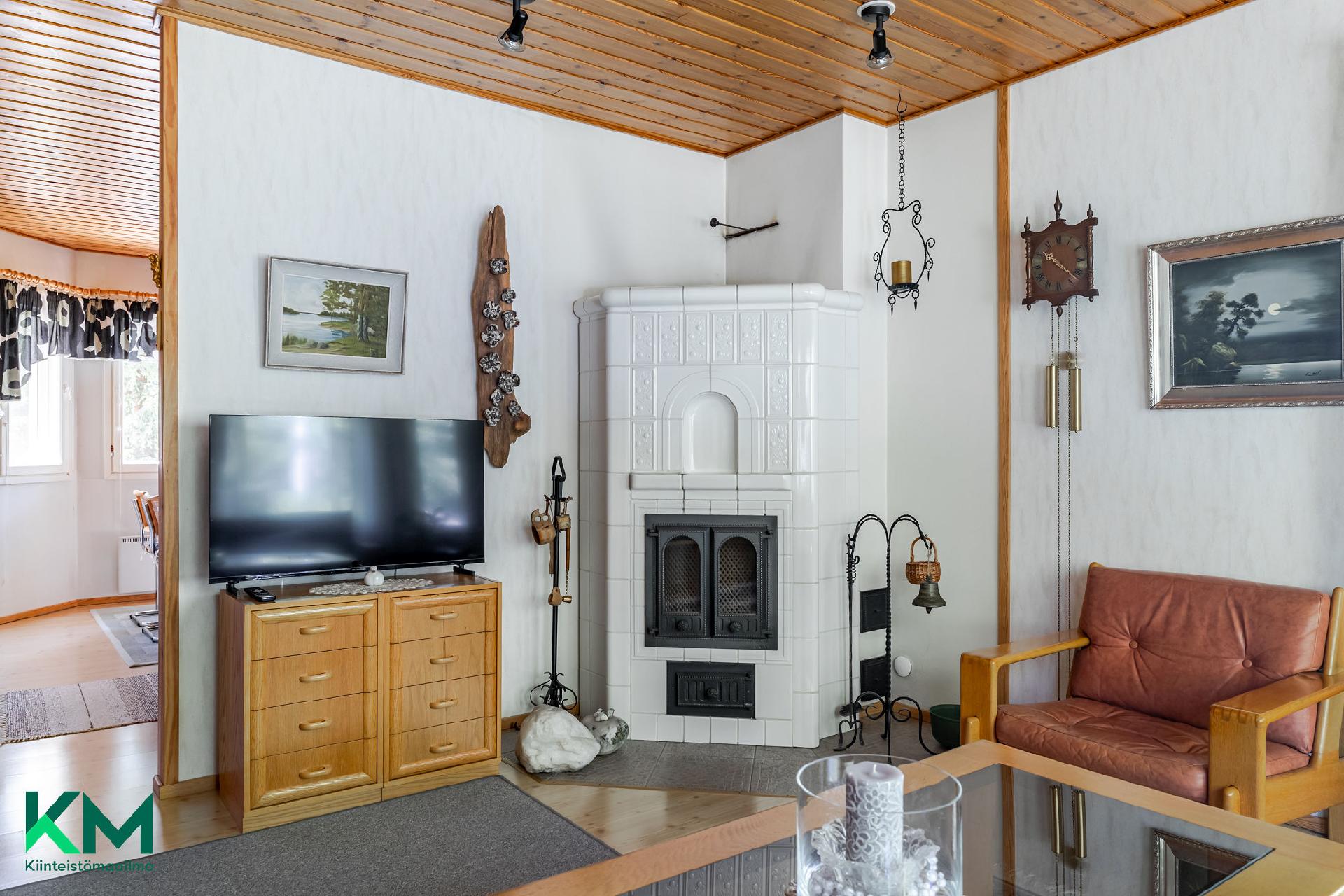 Laiduntie 2, Lästilä, Kuhmoinen